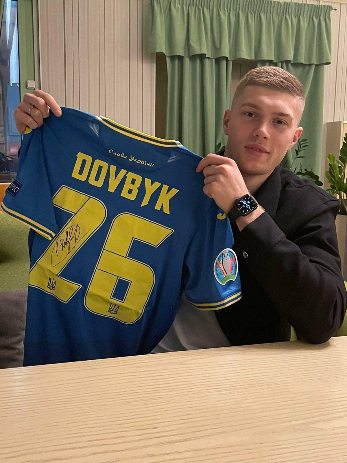 Türk takımlarının gözdesi Dovbykin forması, Ukrayna Ordusu için açık artırmayla satıldı