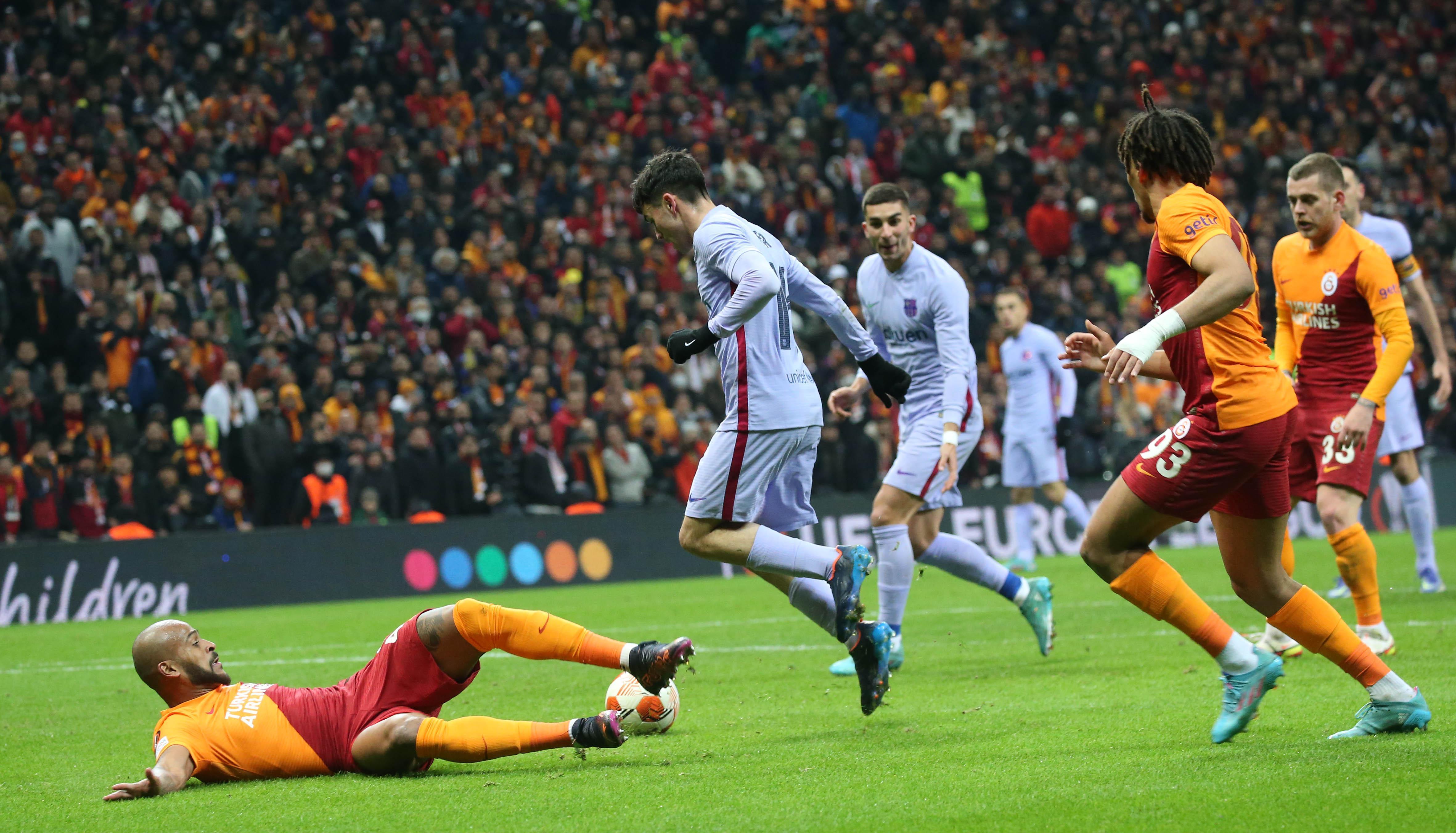 Pedriden Galatasaray taraftarına övgü: Hiç bu kadar sert bir atmosferde oynamamıştım
