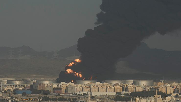 Suudi Arabistan GP tehlikede Pist yakınlarında korkutan görüntü