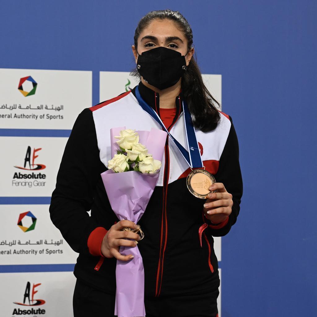 Gençler ve Yıldızlar Dünya Eskrim Şampiyonasında Aleyna Ertürkten tarihi başarı