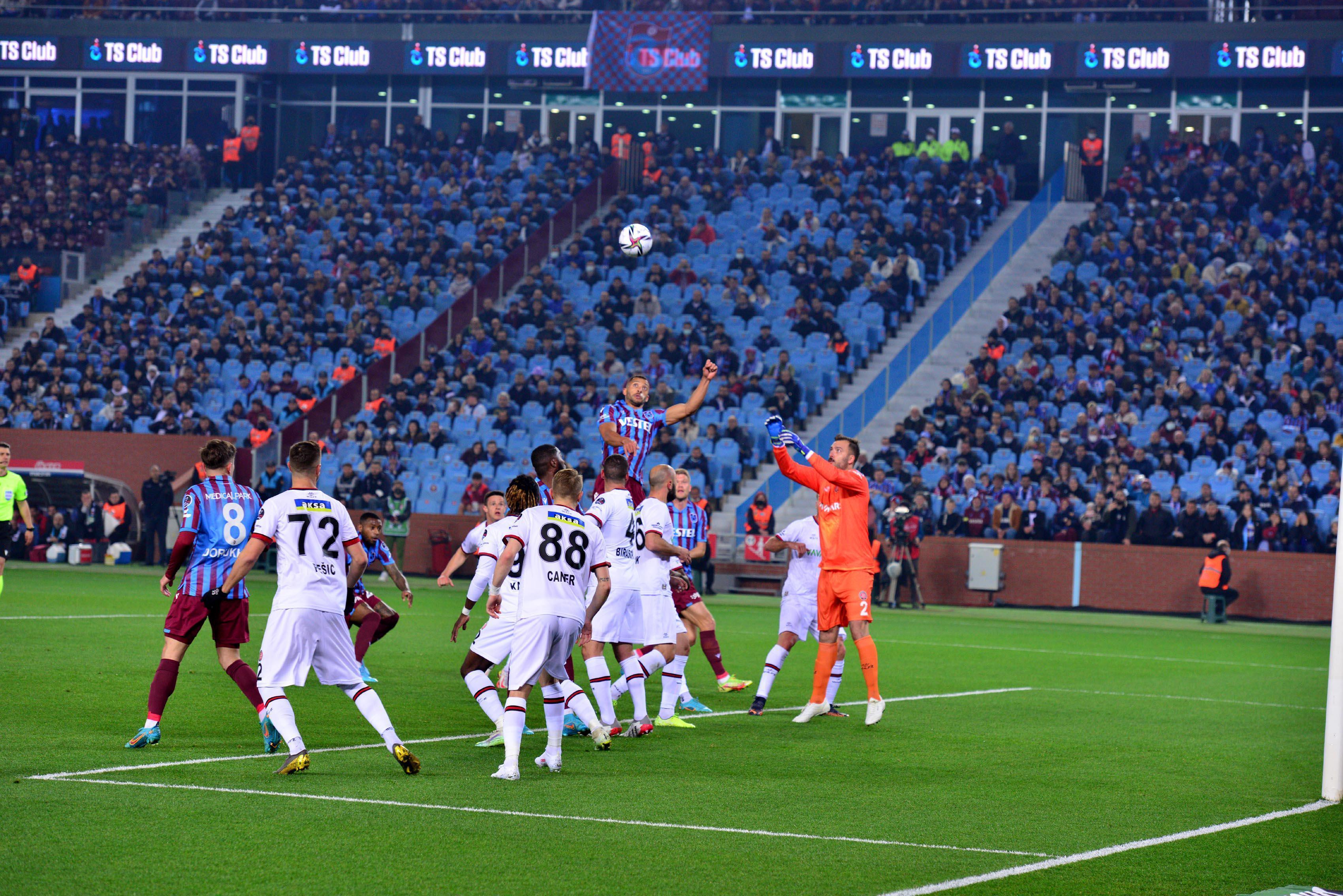 (ÖZET) Trabzonspor - Fatih Karagümrük maç sonucu: 1-1