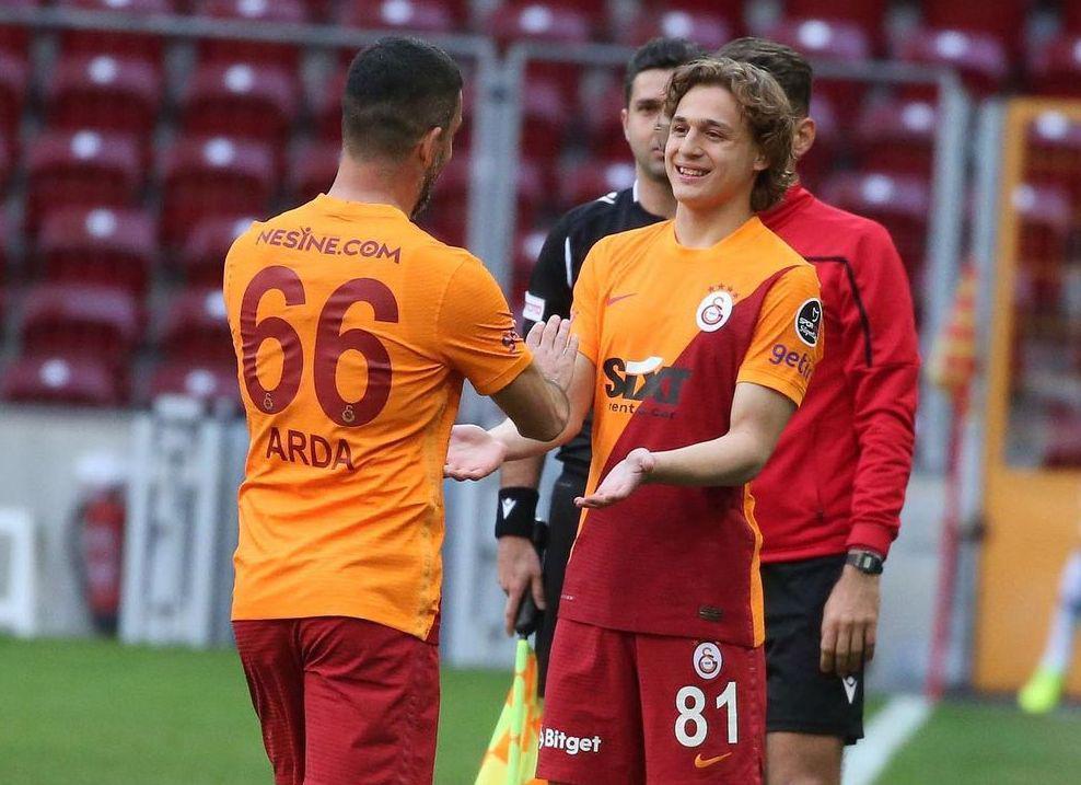 Ayhan Akman:  Oğullarım önce Galatasarayın A Takımında oynasınlar, sonrasına bakarız