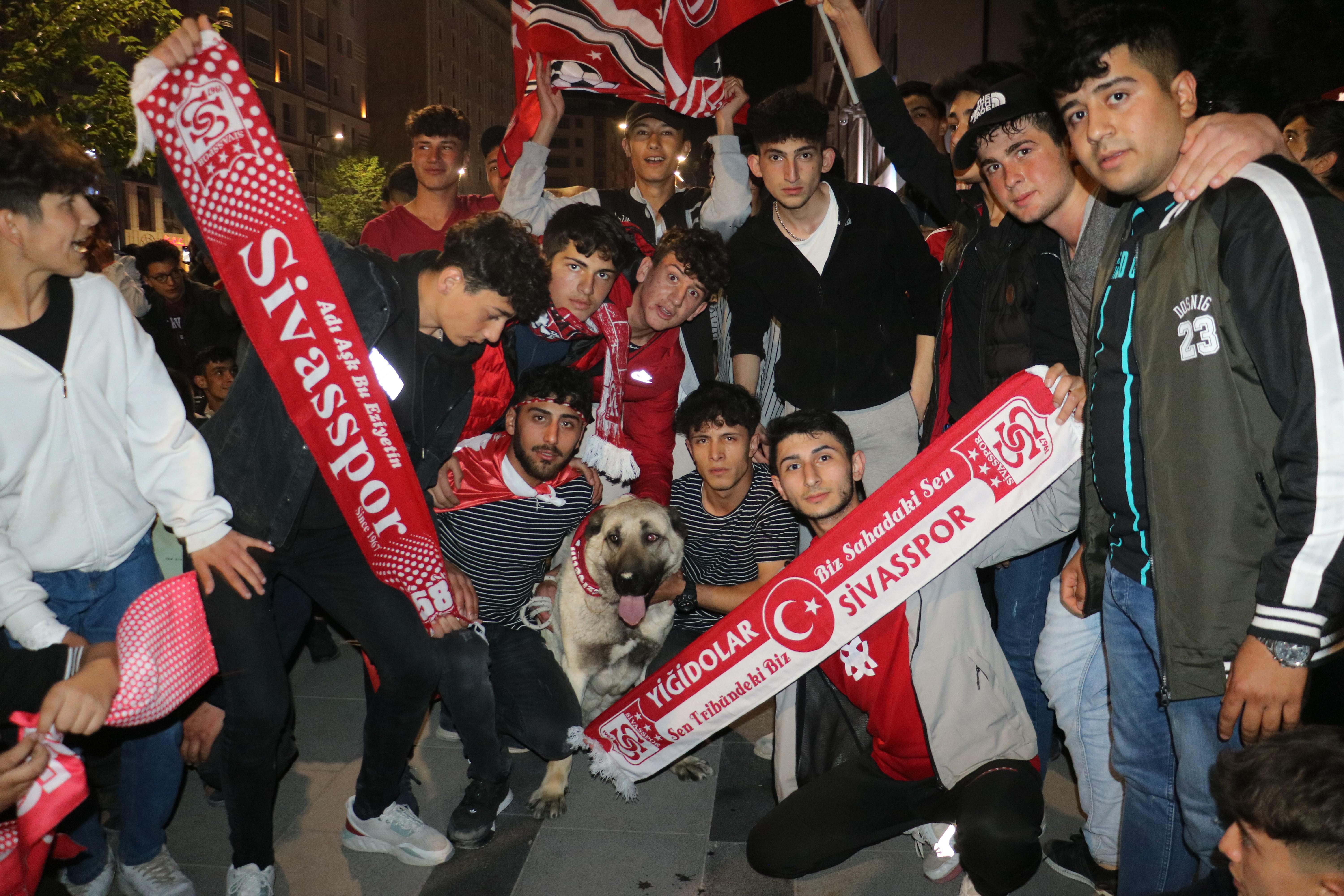 Sivassporda taraftarların kupa sevinci sürüyor