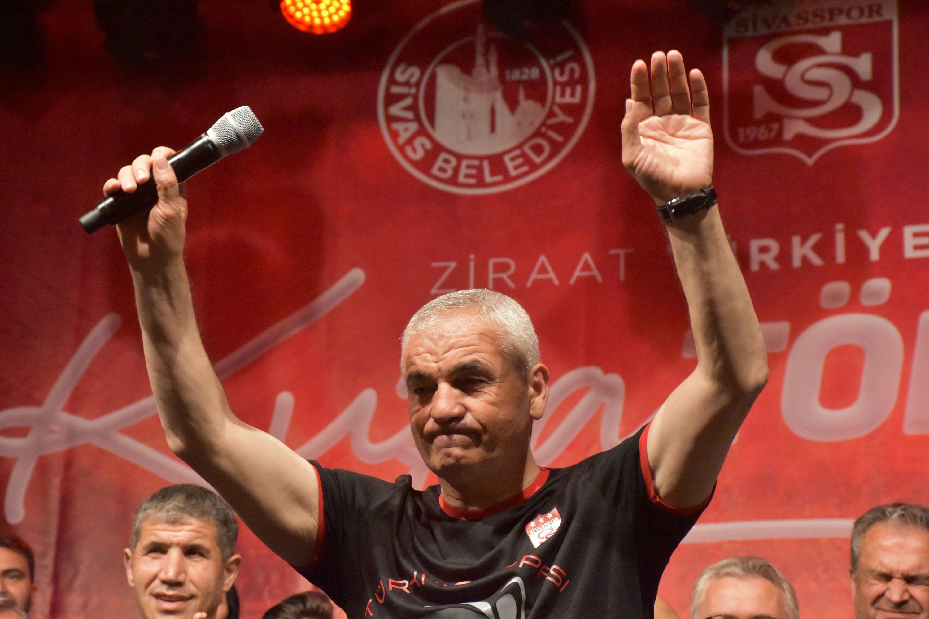 Sivasspor, Türkiye Kupası şampiyonluğunu kutladı