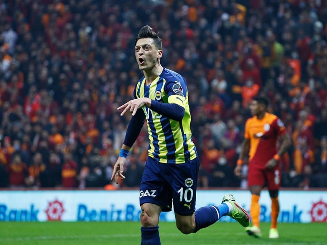 Son dakika Mesut Özil noktayı koydu: Fenerbahçeden başka bir takımda kariyerimi noktalamayacağım