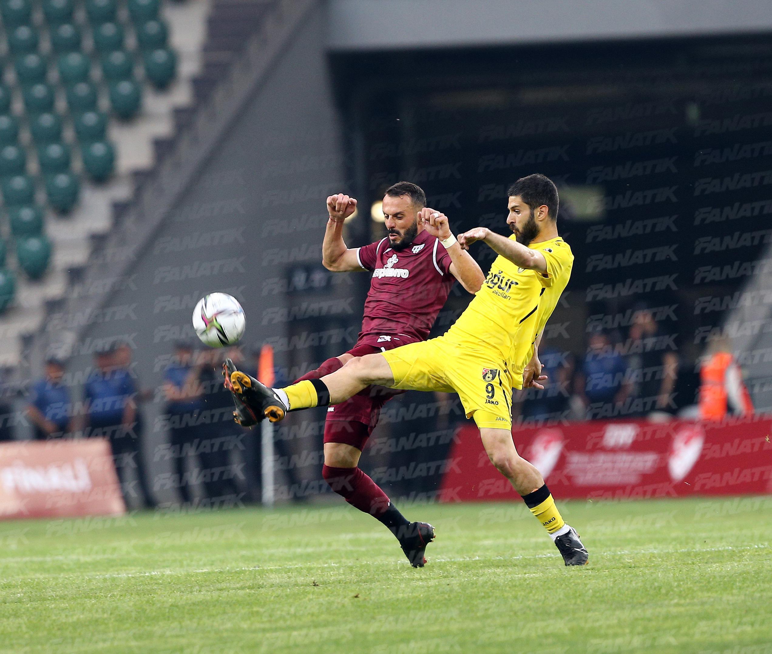 İSTANBULSPOR SÜPER LİGDE (ÖZET) Bandırmaspor - İstanbulspor maç sonucu: 1-2
