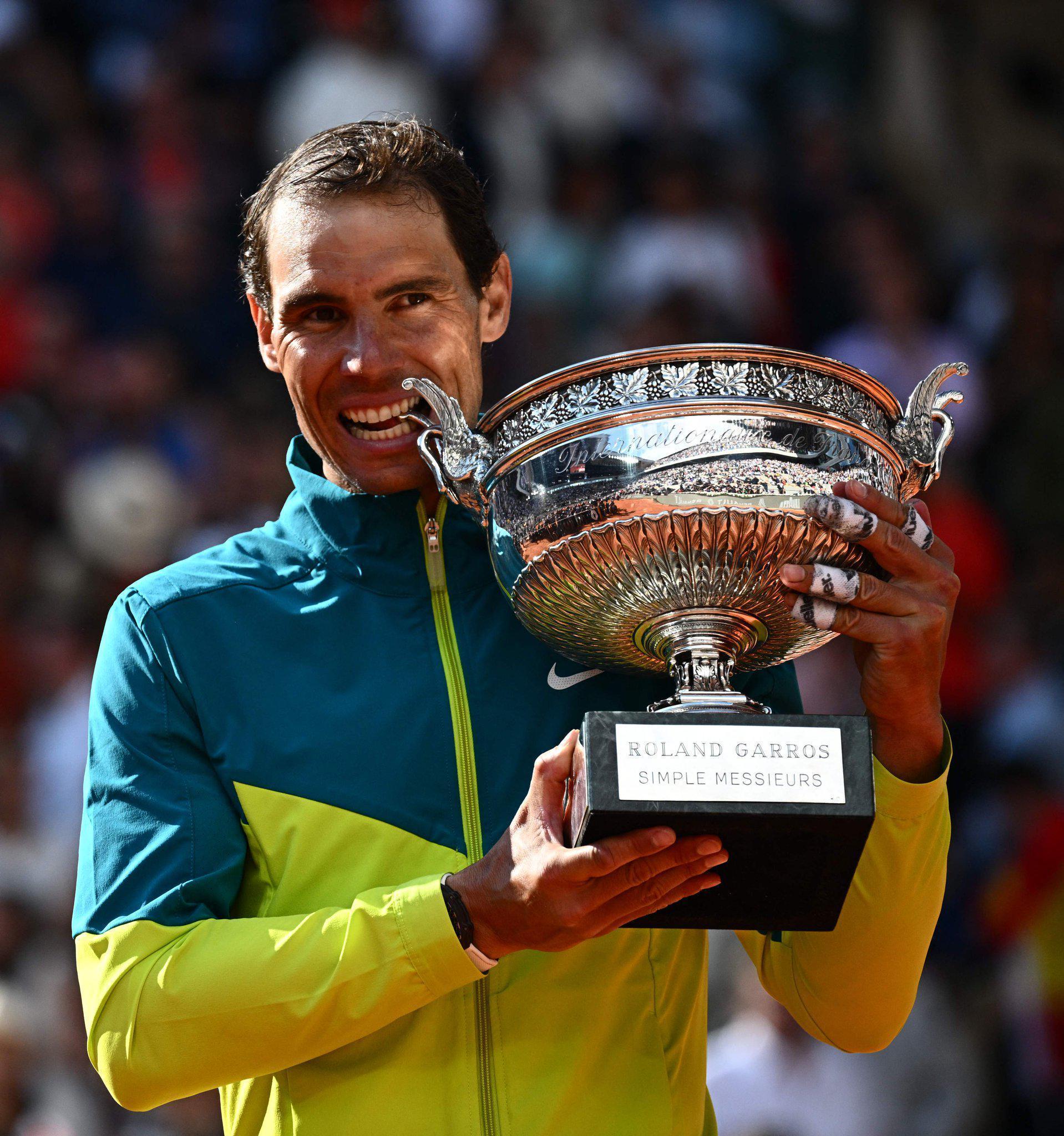 Rafael Nadal tarih yazdı 14. şampiyonluğunu kazandı