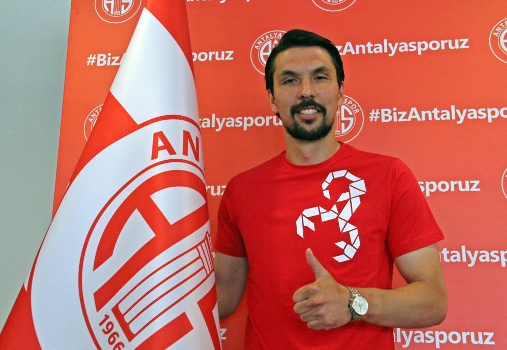 Antalyaspor, Alperen Uysalı kadrosuna kattığını açıkladı