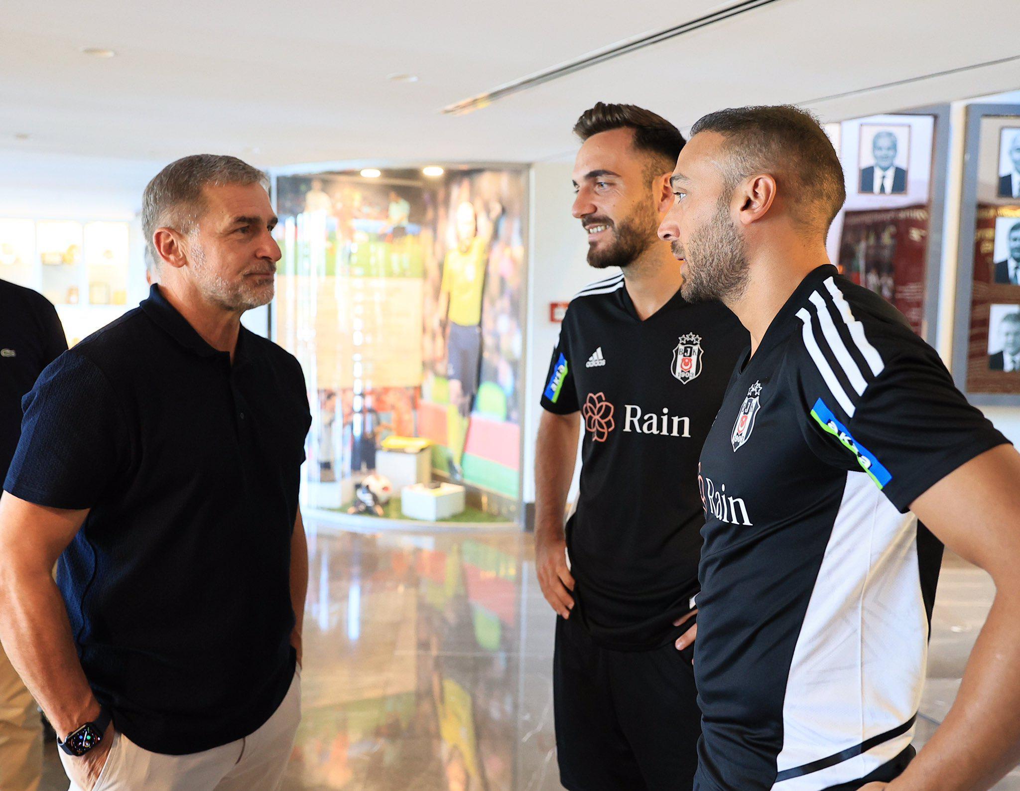 A Milli Takım Teknik Direktörü Stefan Kuntz, Beşiktaşlı futbolcularla birlikte