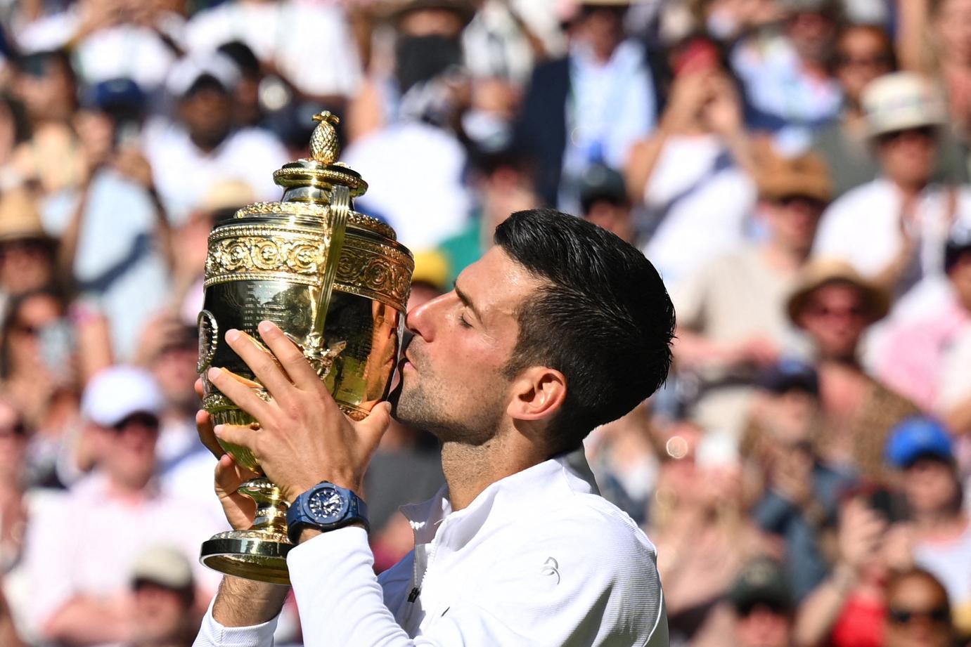 Son dakika Wimbledonda şampiyon Novak Djokovic
