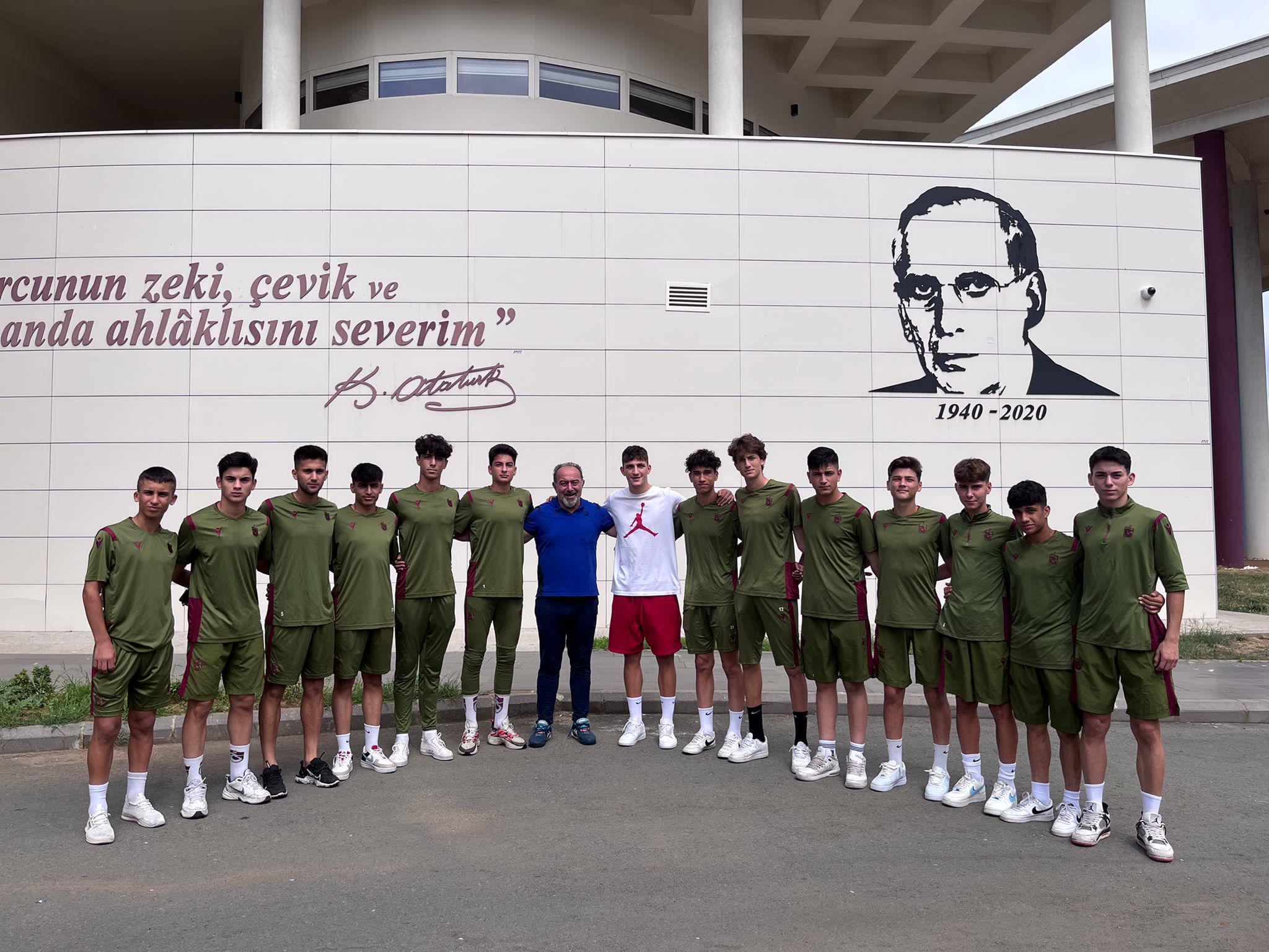 Ahmetcan Kaplandan Özkan Sümer Futbol Akademisine ziyaret