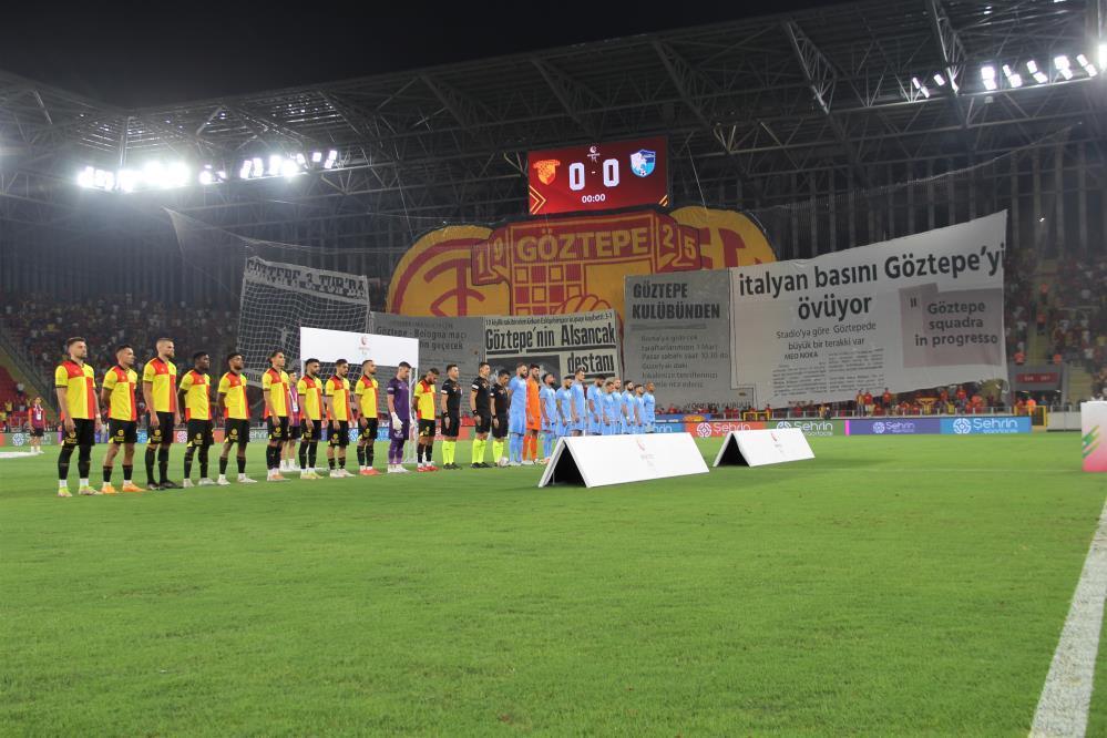 Göztepe taraftarlarından koreografi şov