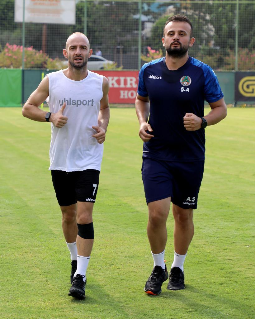 Son dakika Galatasaray transfer haberi Yerli rotasyonu için hedef Efecan Karaca ve Elayis Tavşan