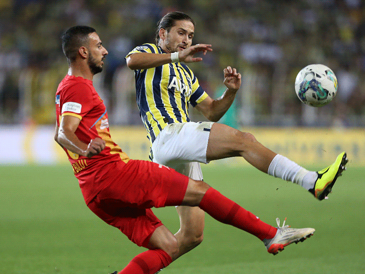 Yazarlarımız Fenerbahçe - Kayserispor maçını değerlendirdi: Panikten kurtulsalar iyi olur