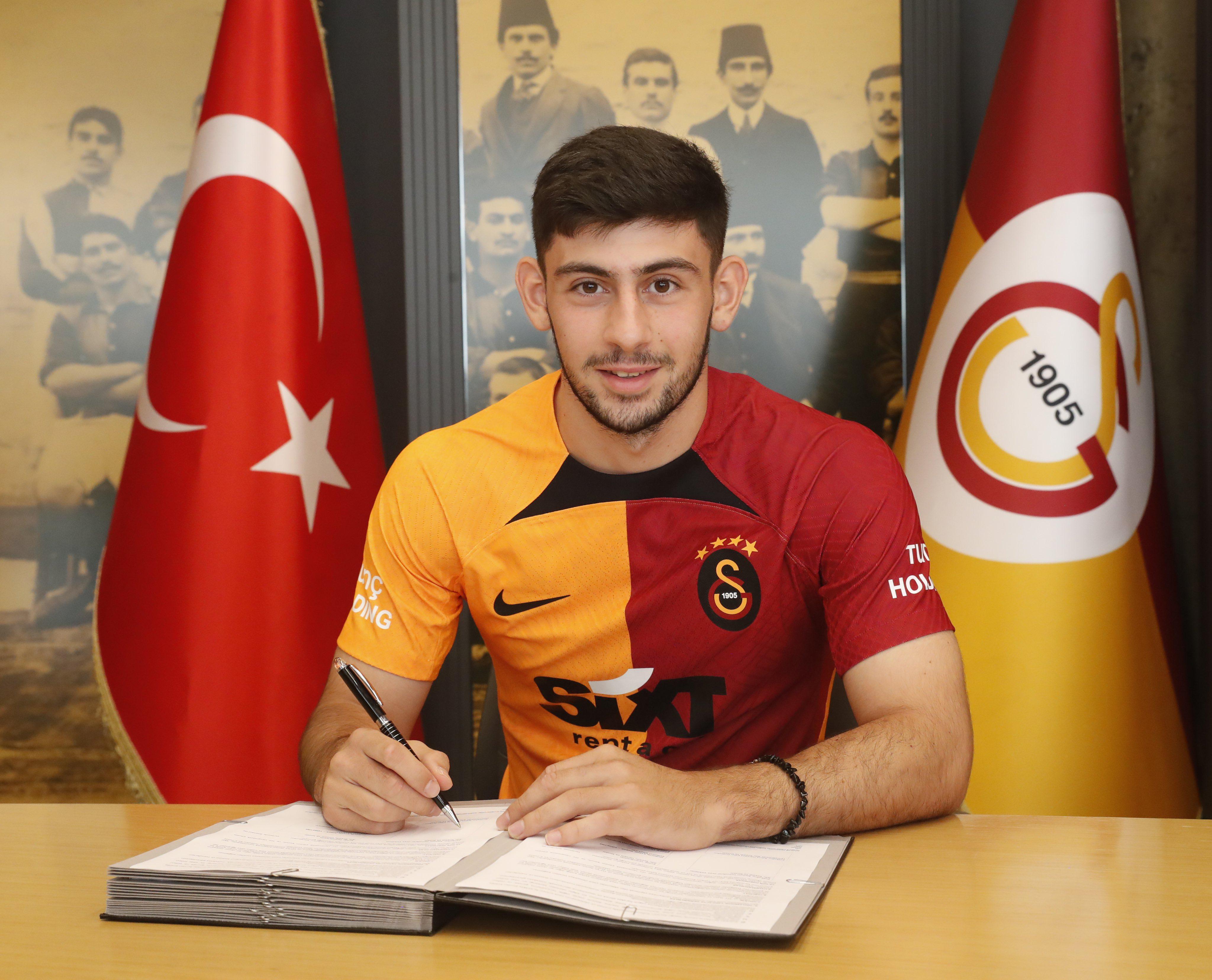 Transferin son gününde Galatasarayın uçakları inmek bilmedi