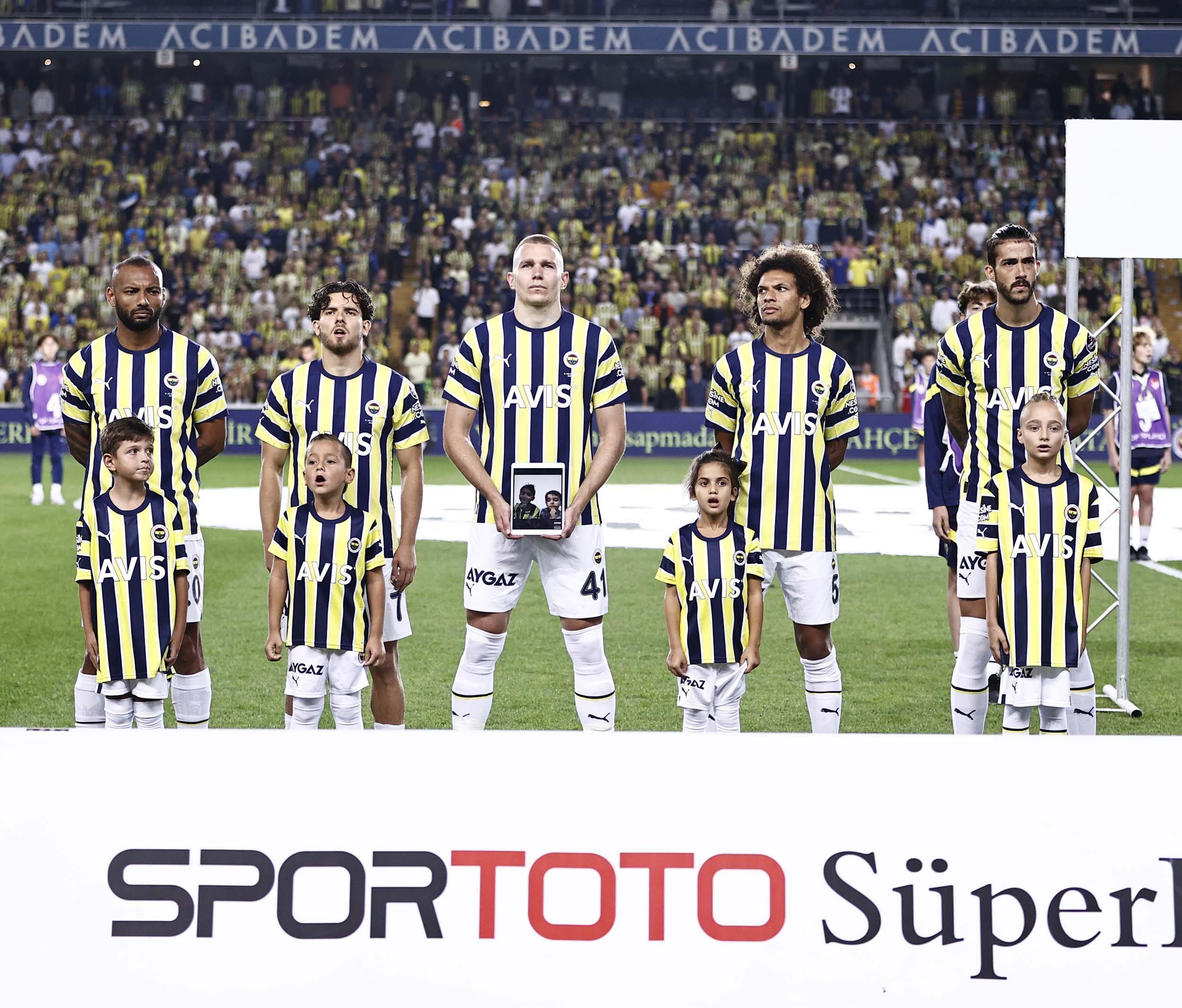 Minik Utkudan mesaj: Fenerbahçe yüzümüzü güldürdü