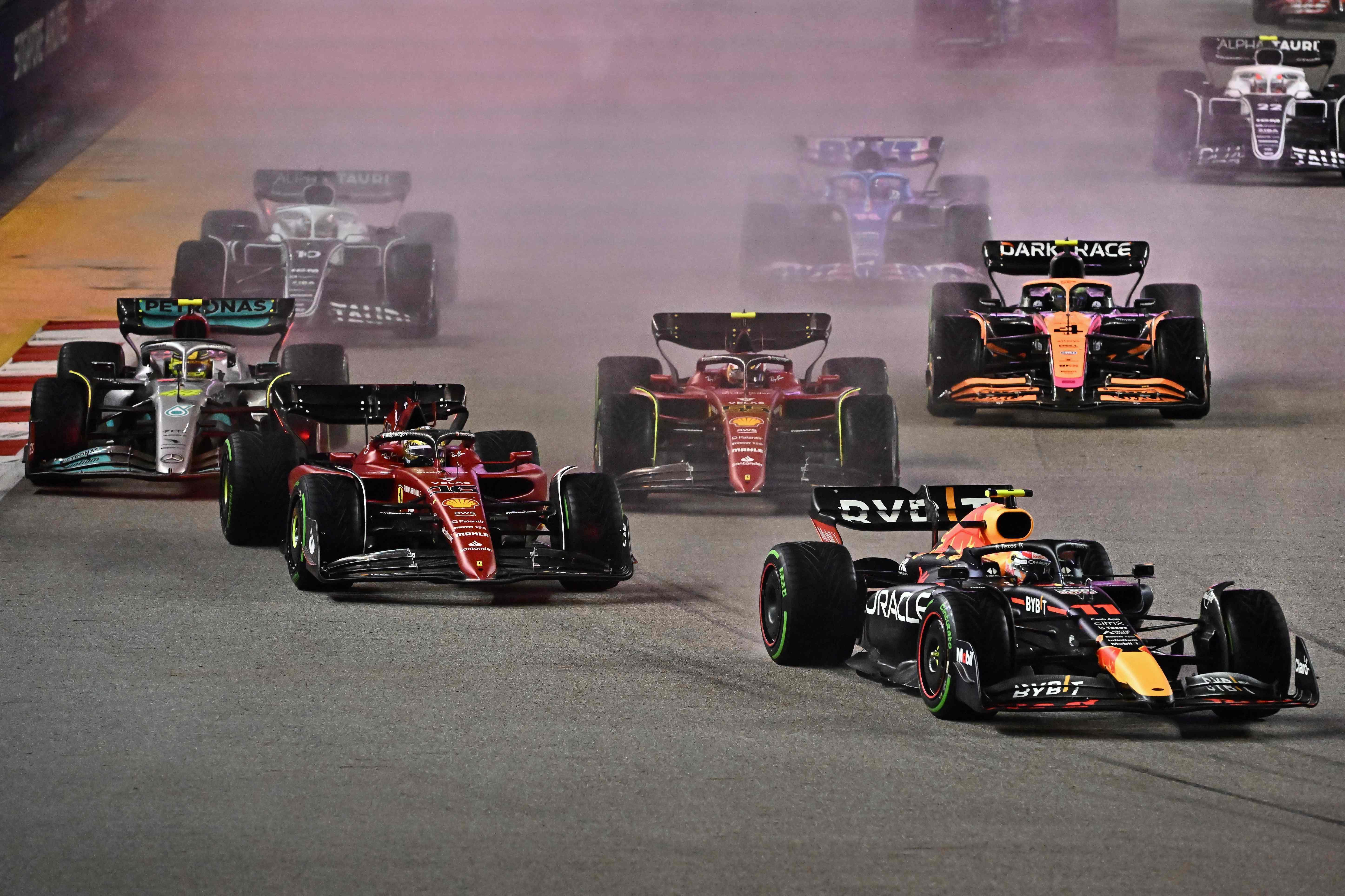 Formula 1 Singapur Grand Prixsinde zafer Sergio Perezin
