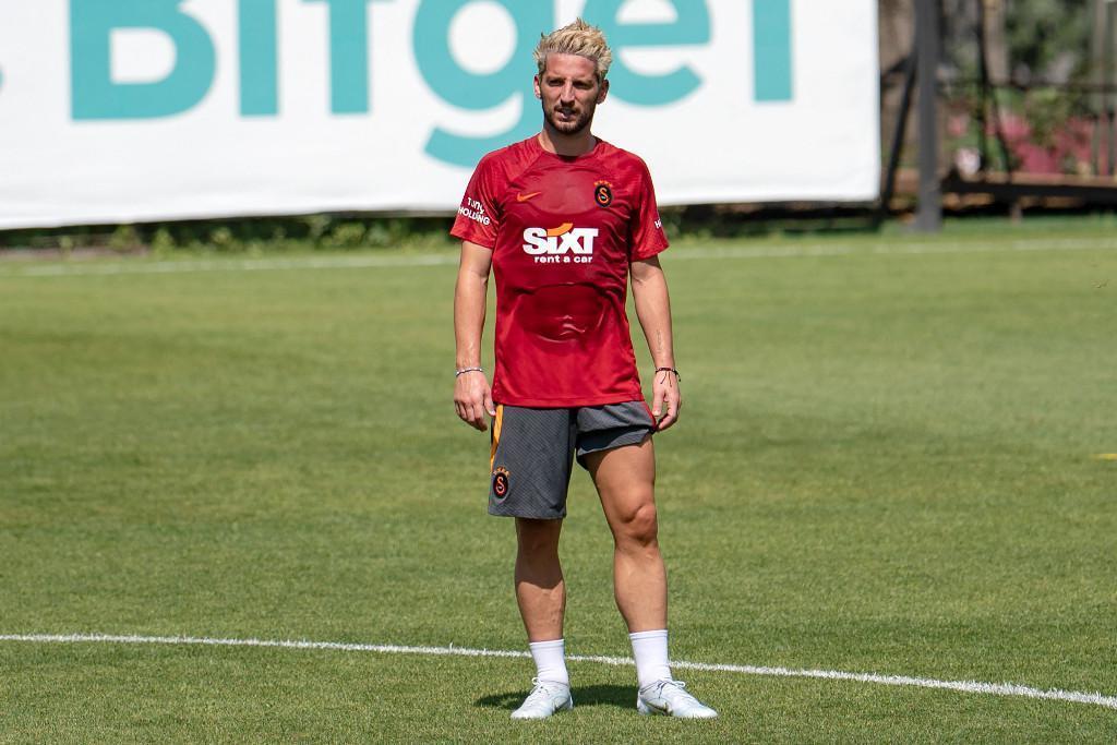Galatasaraylı futbolcu Mertensten 16 yıl sonra bir ilk