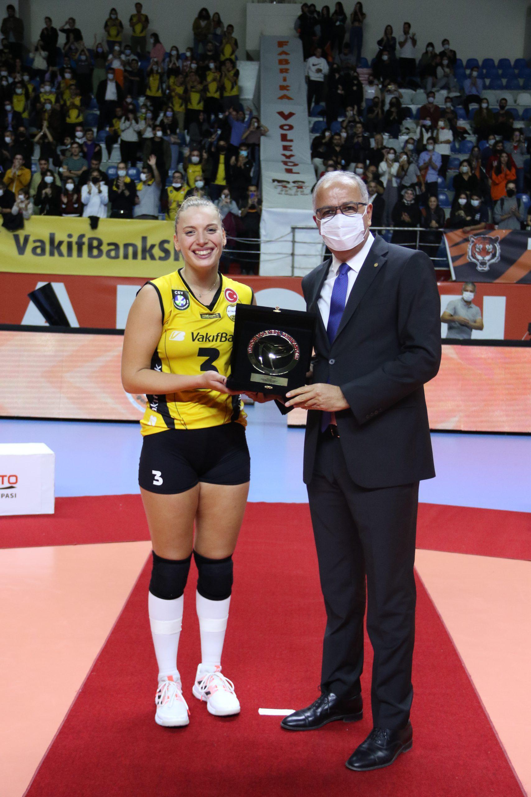 2022 Kadınlar Spor Toto Şampiyonlar Kupası İstanbulda oynanacak