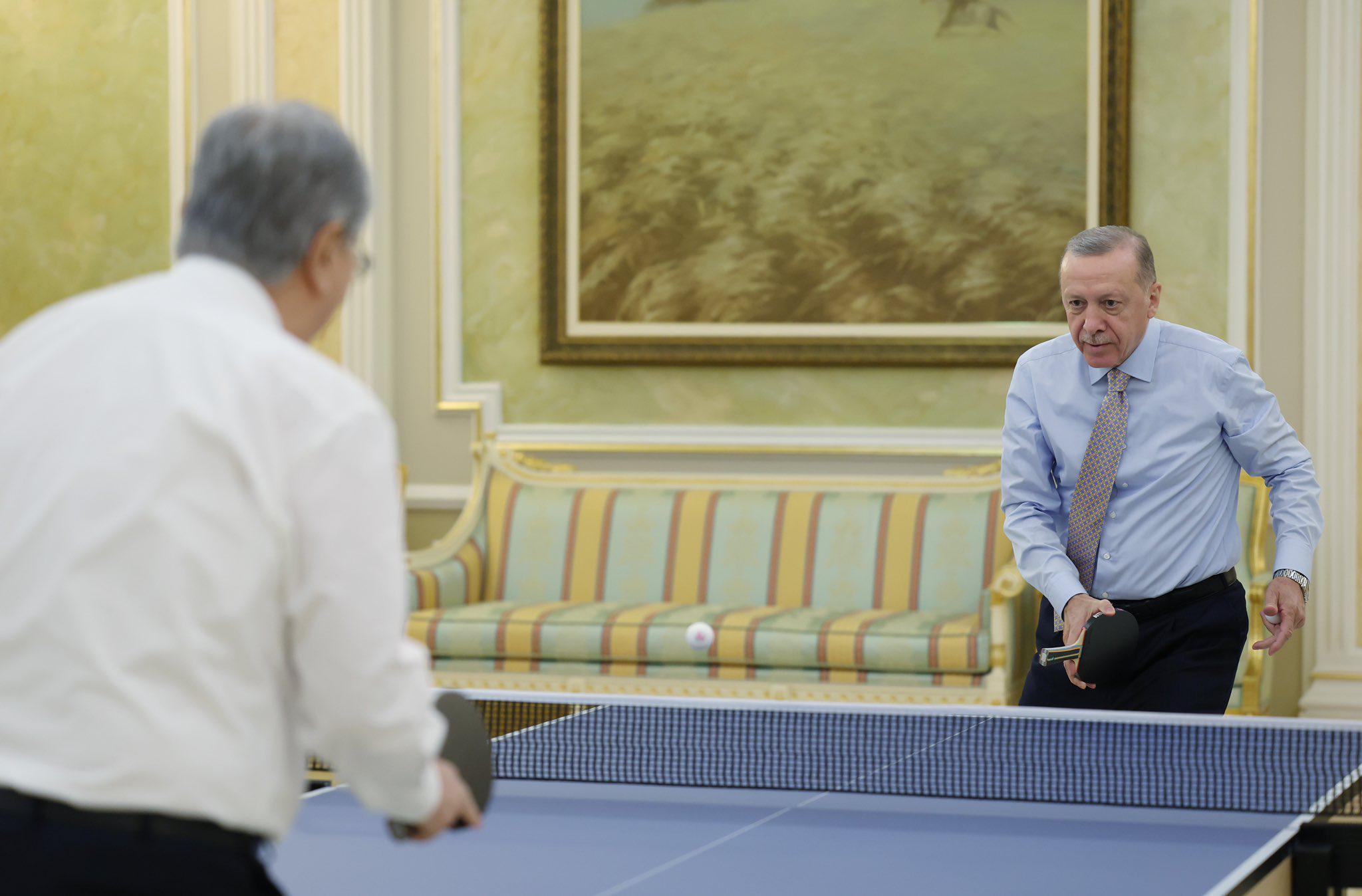 Cumhurbaşkanı Erdoğan, Kasım Cömert Tokayev ile masa tenisi oynadı