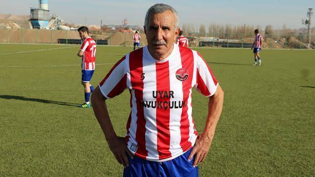 73 yaşındaki Şerif Kunt: Hedefim en yaşlı futbolcu olmak