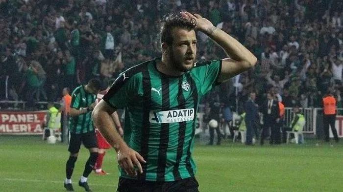 Batuhan Karadenizin sözleşmesi feshedildi