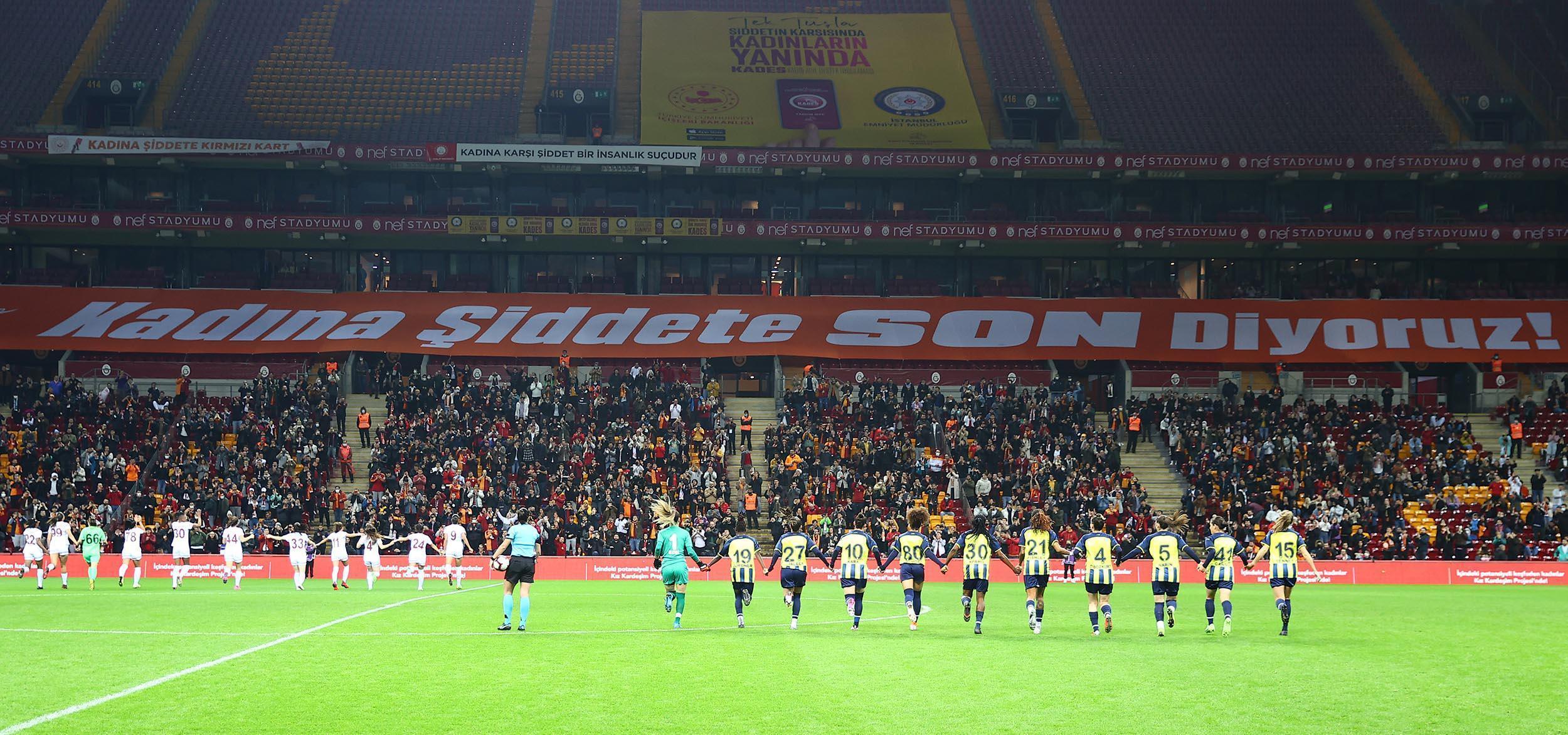 Kadın Futbol Süper Liginde derbi heyecanı