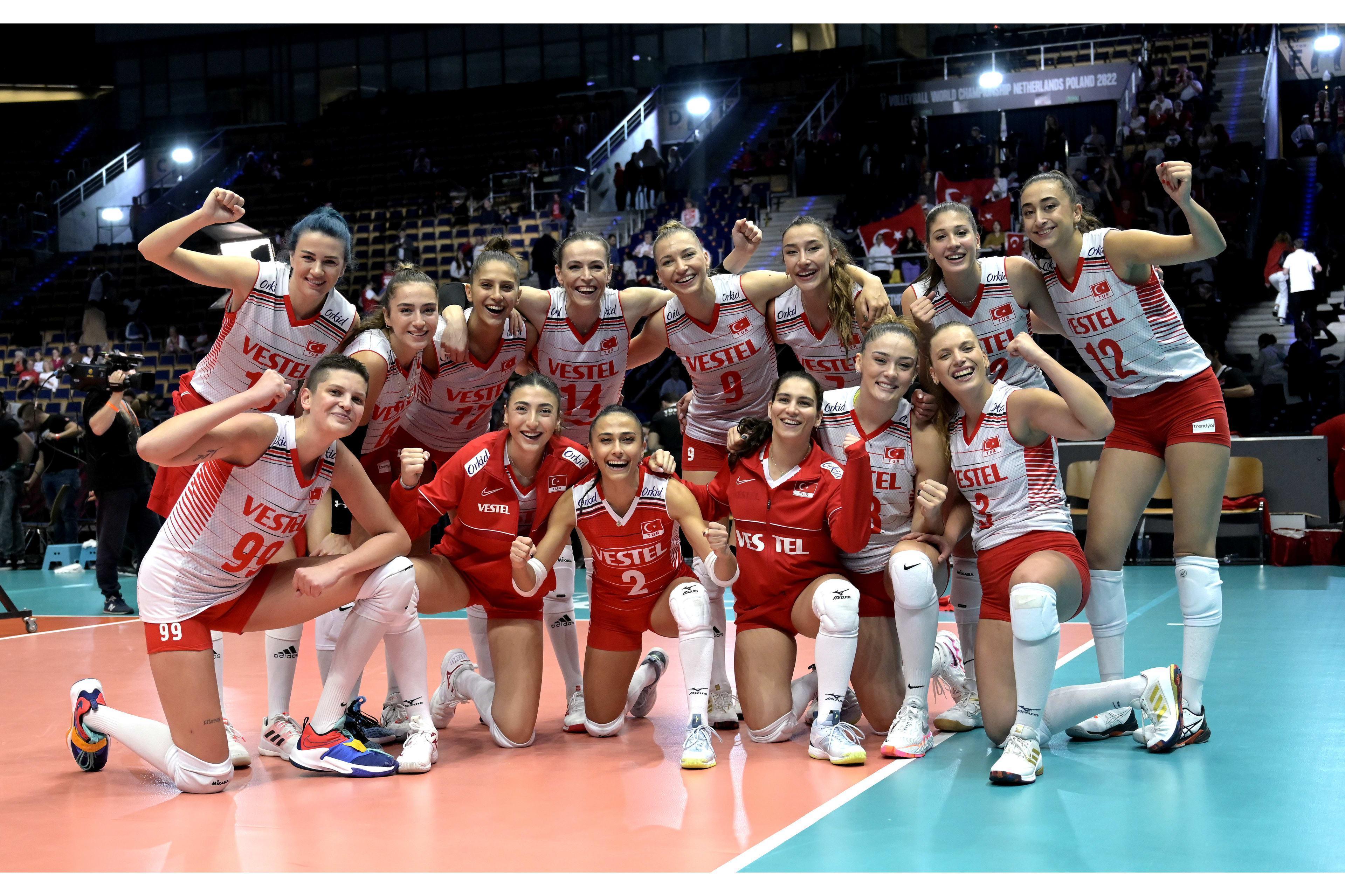 A Milli Kadın Voleybol Takımımız sinyal veriyor