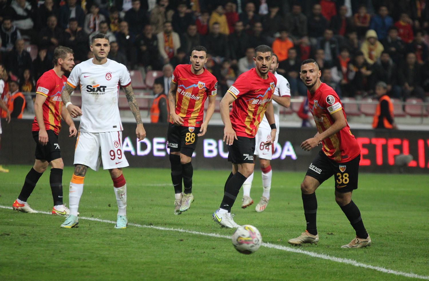 Galatasaraydan sürpriz hamle Menajeri resmen açıkladı