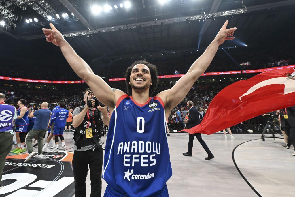 Shane Larkin ne zaman dönecek Anadolu Efesten açıklama