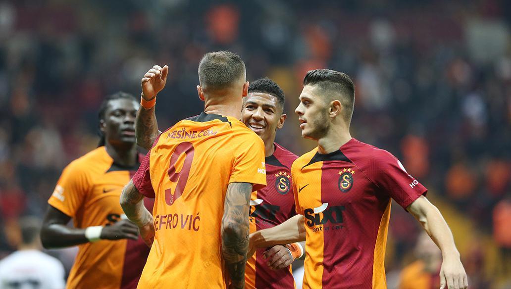 Galatasarayda Alanyaspor maçı öncesi gündem yerliler