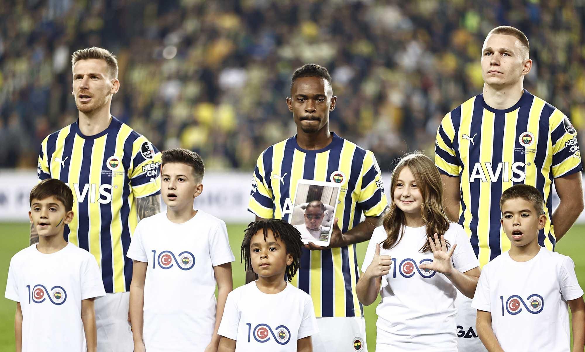 Fenerbahçe - Başakşehir maçında müthiş atmosfer
