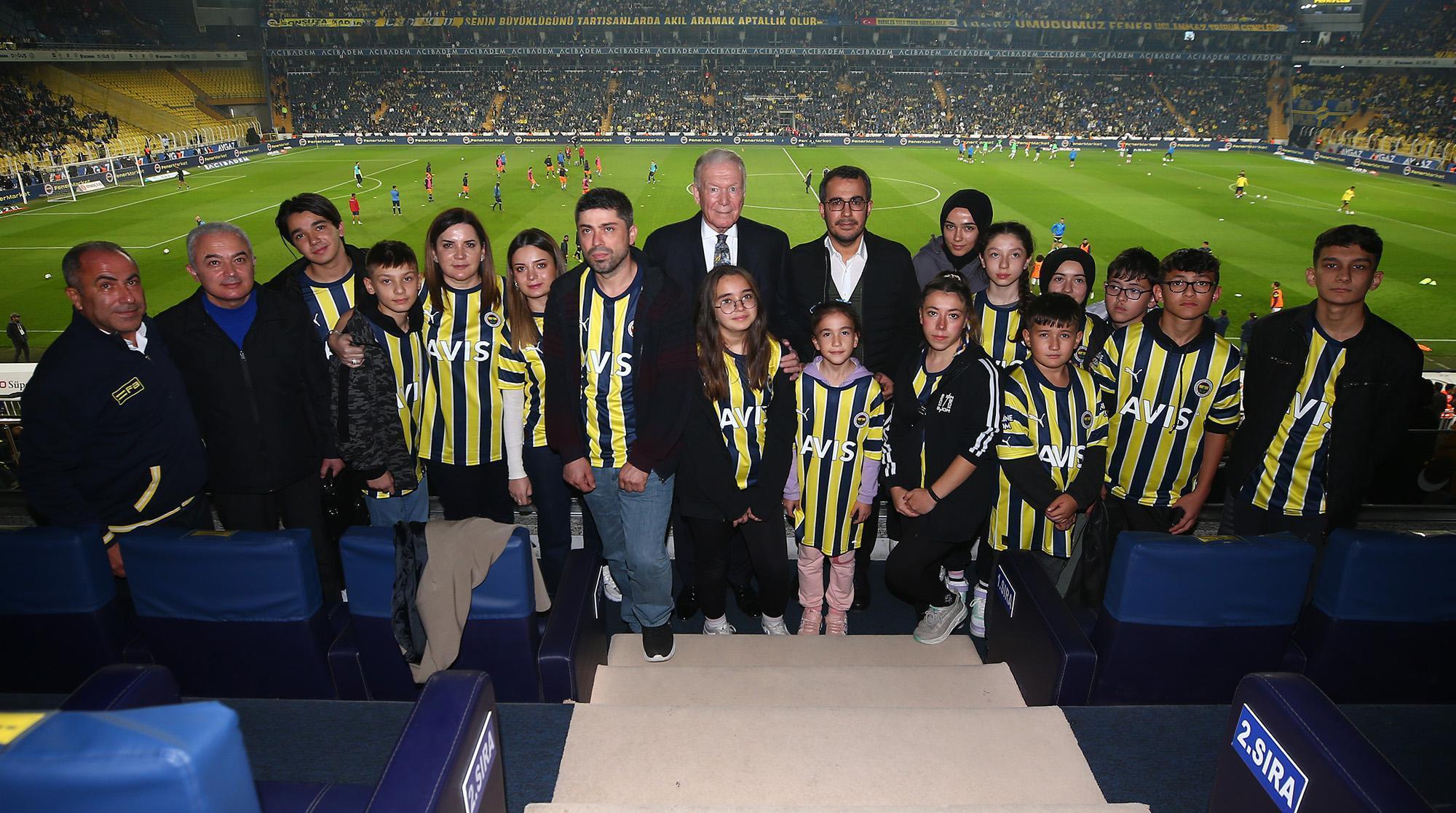 Fenerbahçe - Başakşehir maçında müthiş atmosfer