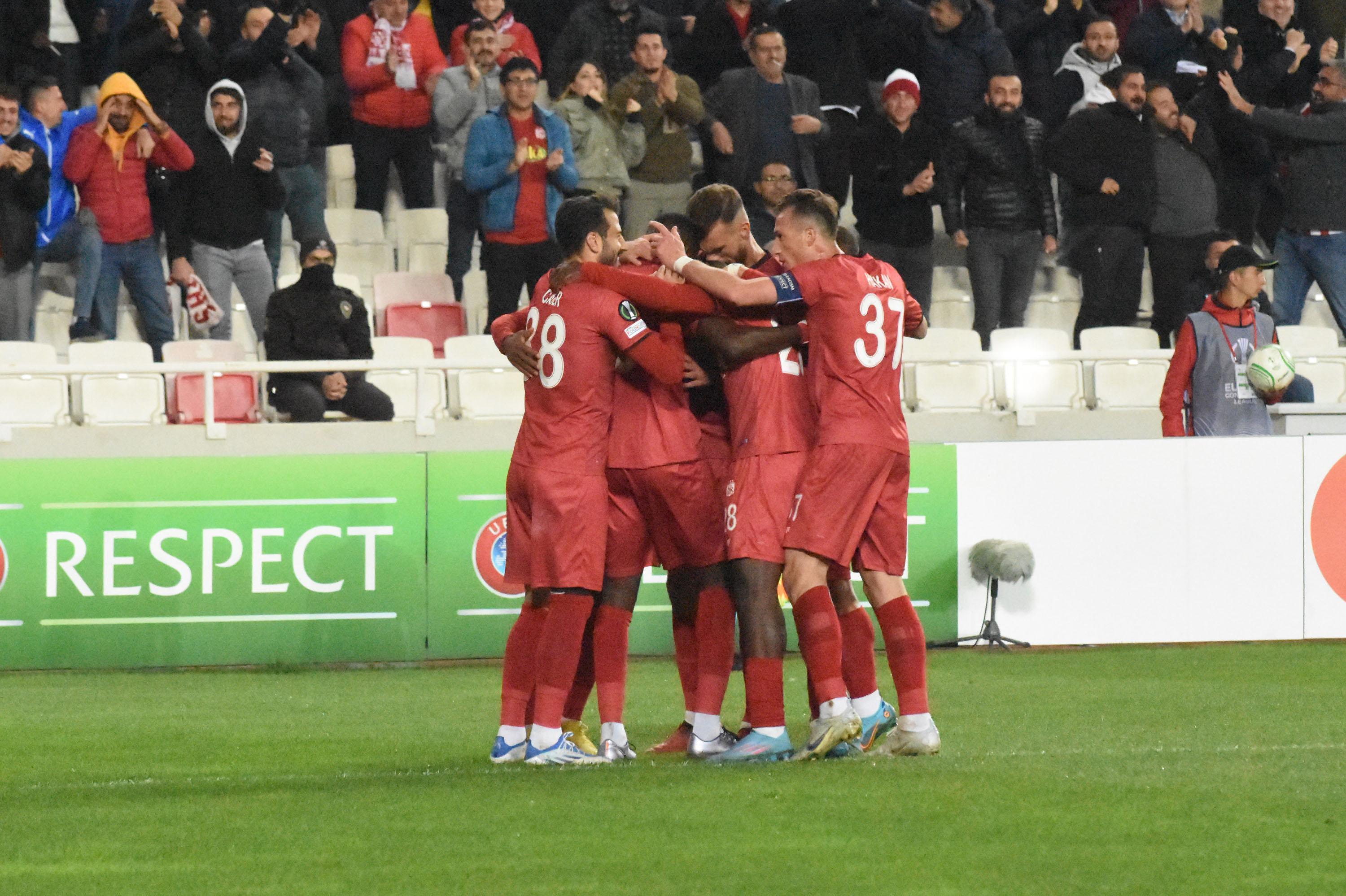 (ÖZET) Sivasspor - Cluj maç sonucu: 3-0