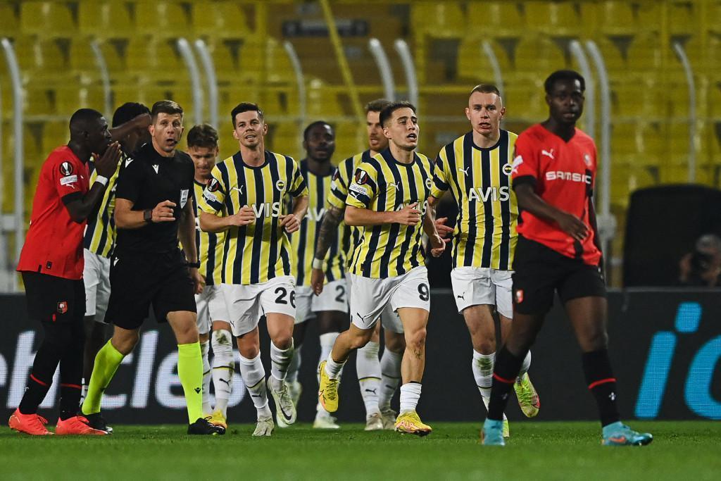 Fenerbahçe, liderliği son maça bıraktı