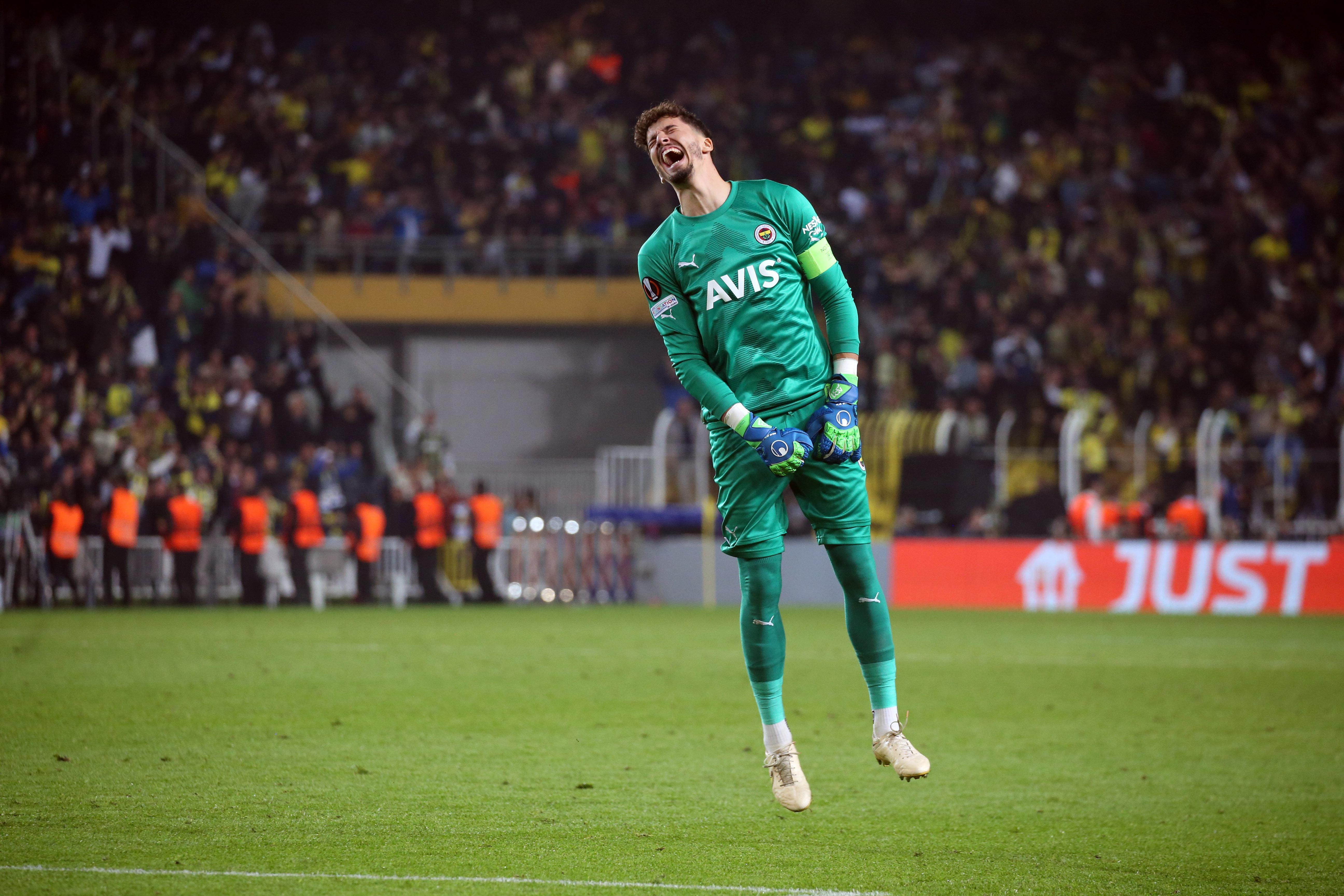 Fenerbahçede sistem mecburen değişiyor
