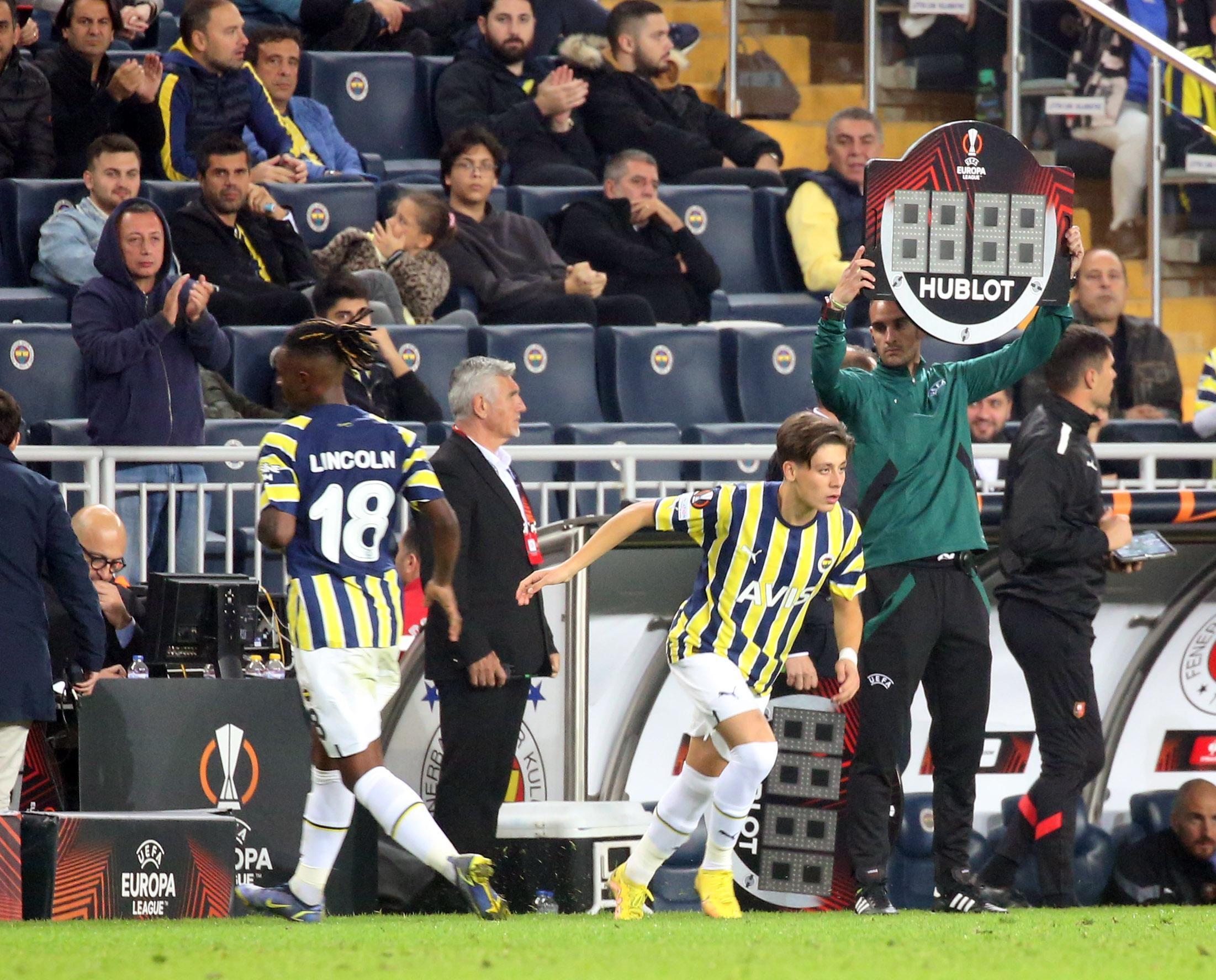 Fenerbahçede sistem mecburen değişiyor