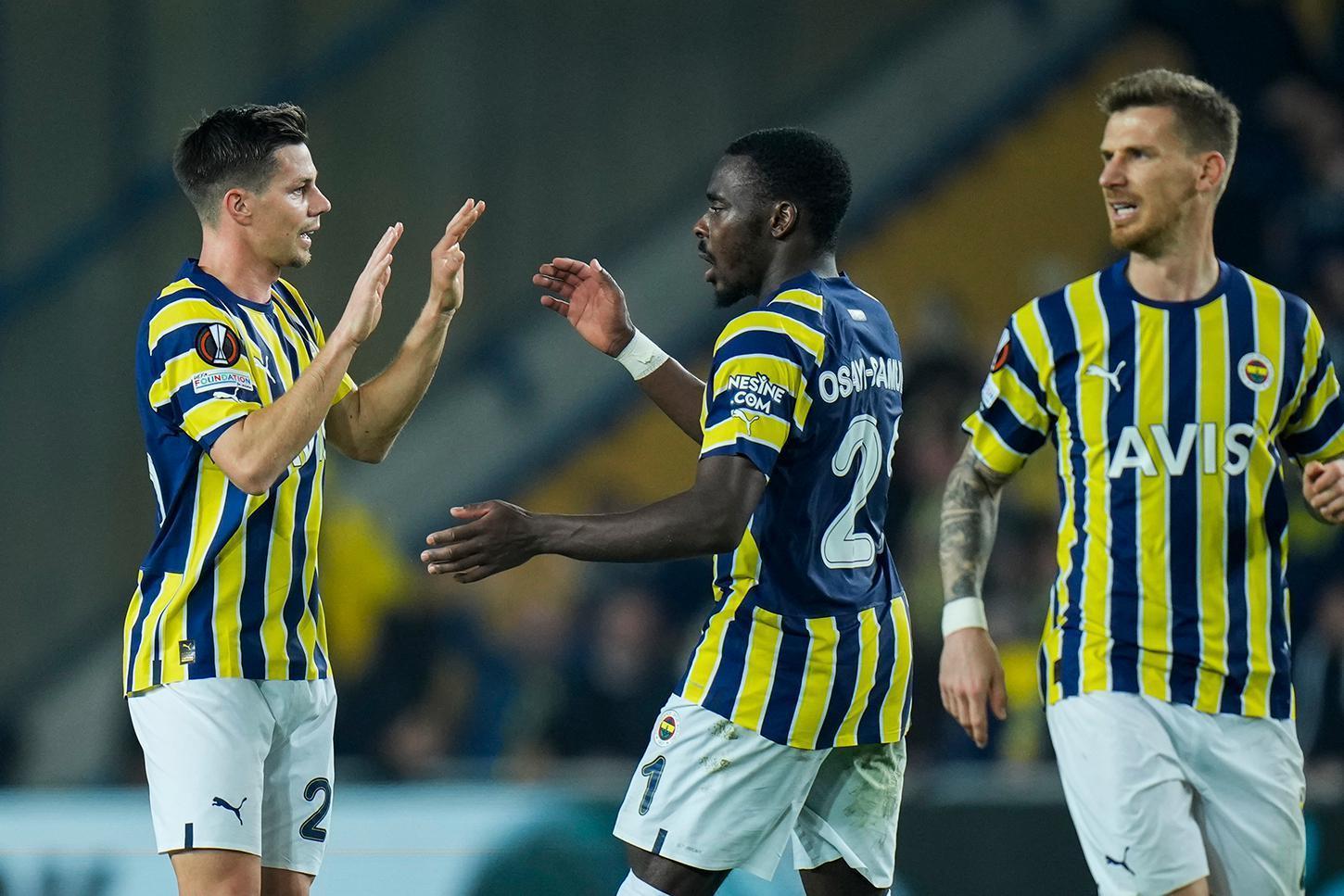 Fenerbahçede sistem mecburen değişiyor