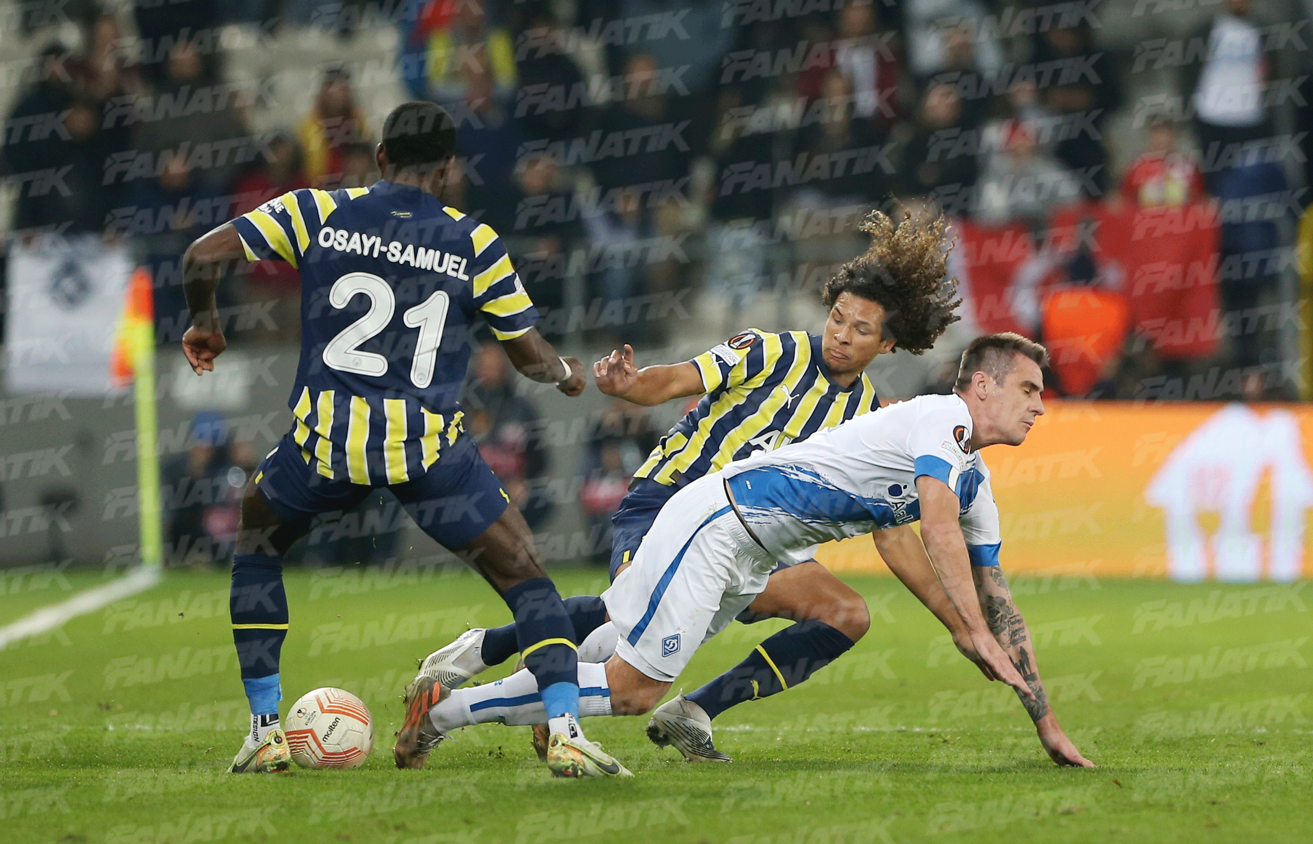 Fenerbahçe grup lideri (ÖZET) Dinamo Kiev - Fenerbahçe maç sonucu: 0-2