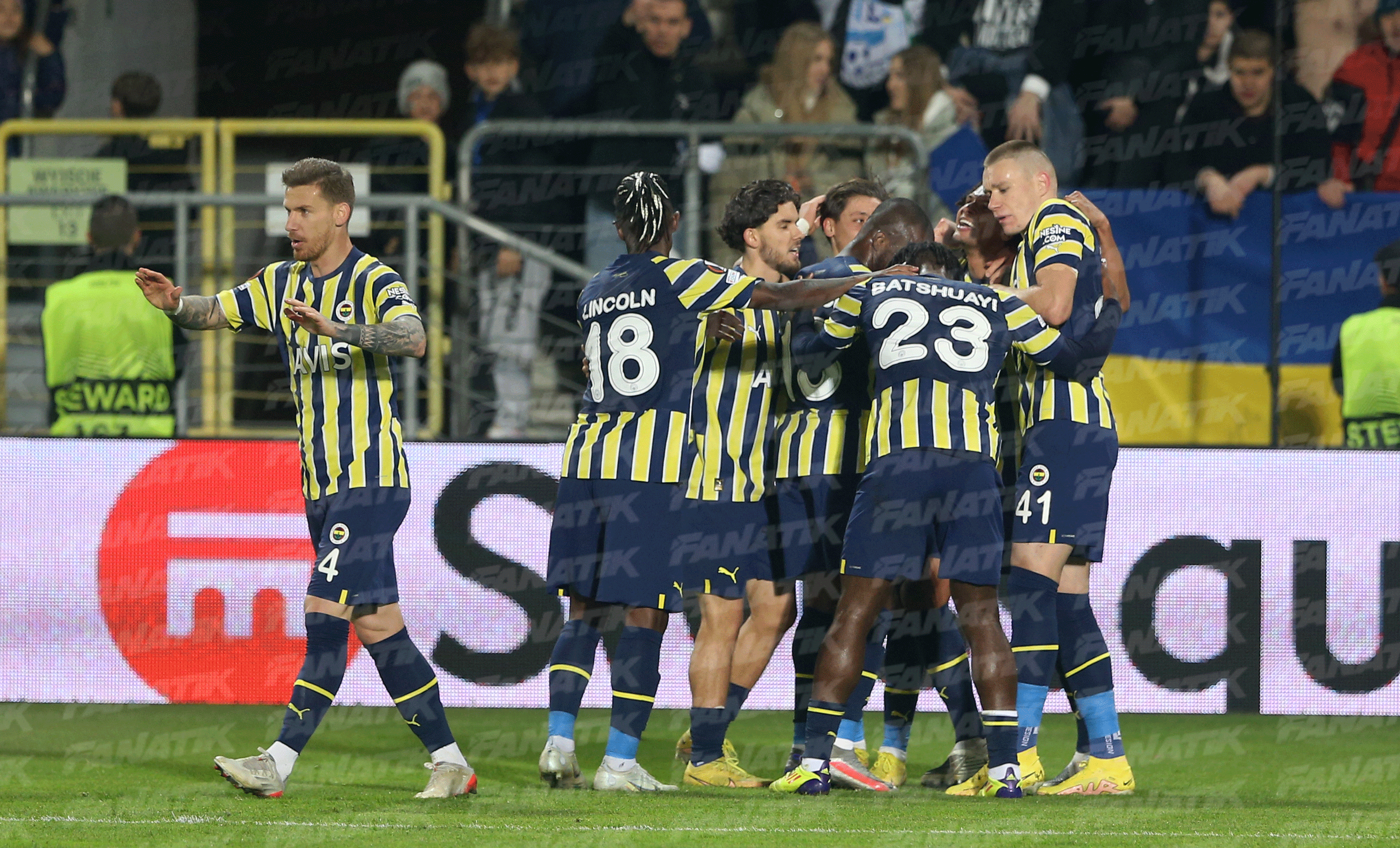 Fenerbahçe grup lideri (ÖZET) Dinamo Kiev - Fenerbahçe maç sonucu: 0-2