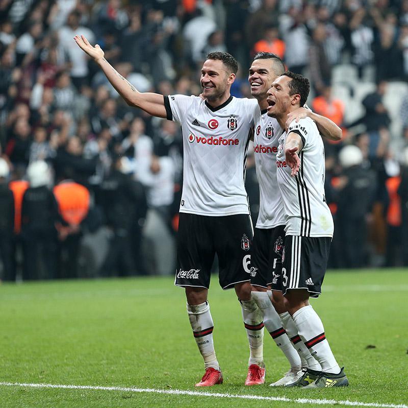 Son 10 sezonda Galatasaray - Beşiktaş derbilerinin golcü futbolcuları