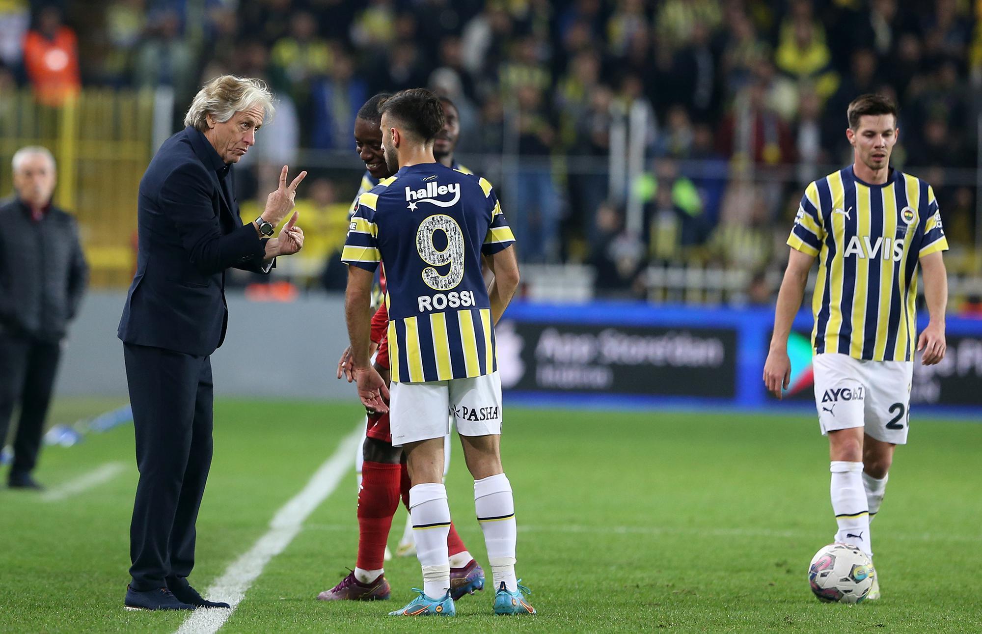 Spor yazarları Fenerbahçe - Sivasspor maçını değerlendirdi