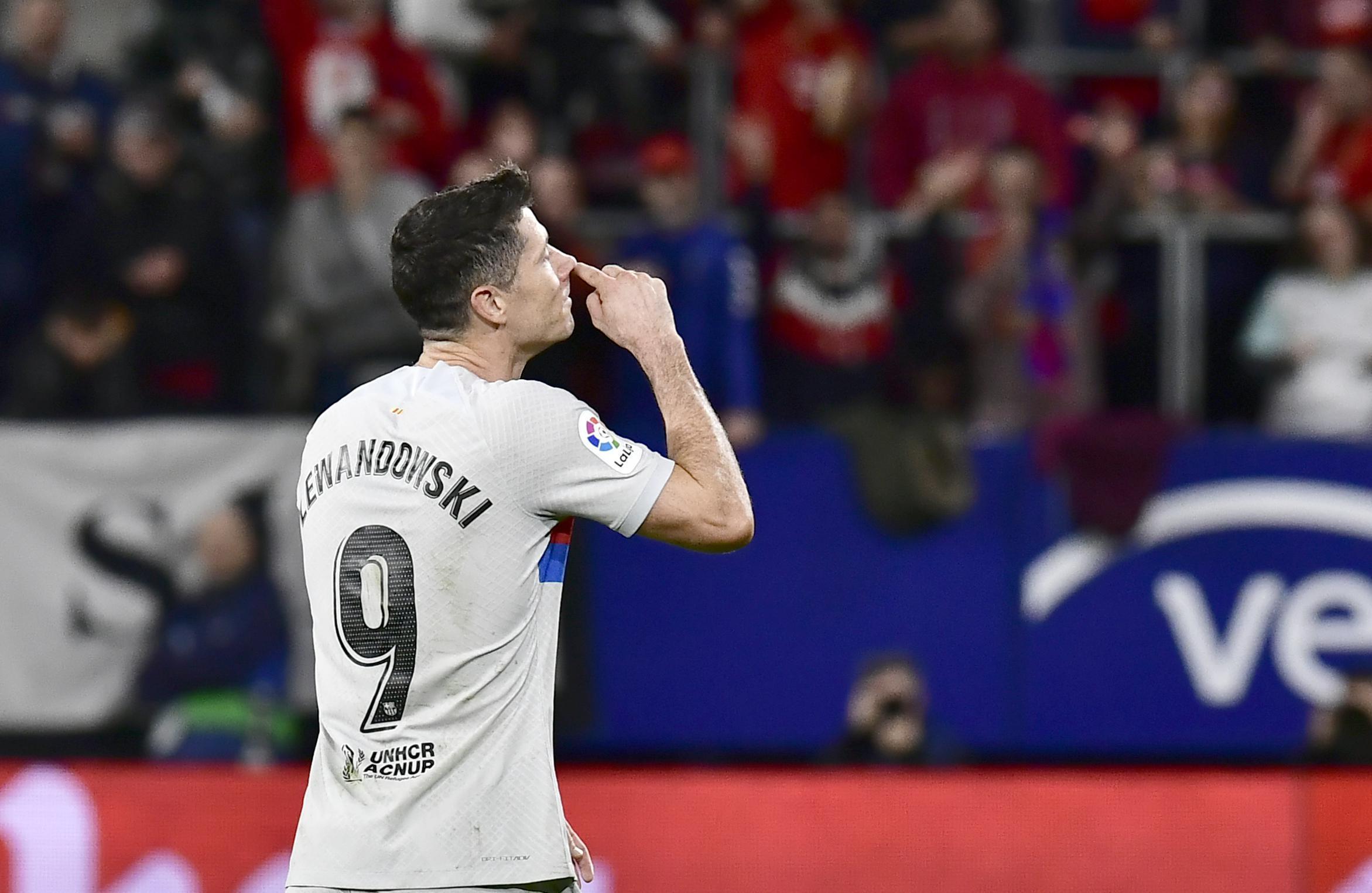 Osasuna-Barcelona maçında kırmızı kart gören Lewandowskiye kötü haber