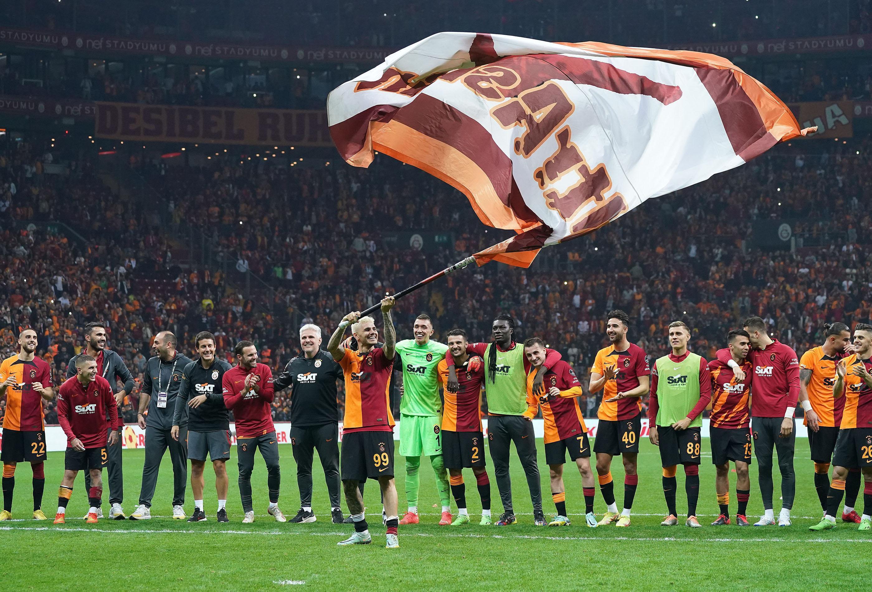 Başakşehir - Galatasaray maçı öncesi Floryada derbi havası