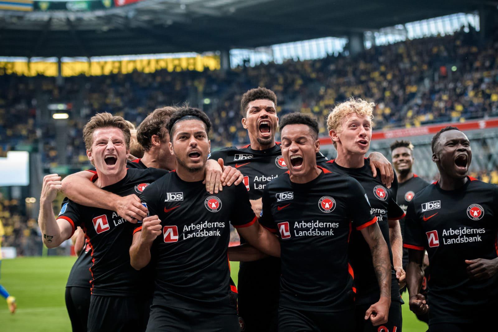 Galatasarayın gözdesi Evanderin yeni takımı belli oldu Rekor bonservis