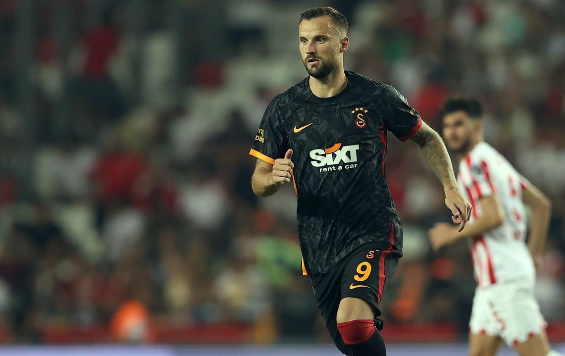 Galatasaraydan sürpriz transfer hamlesi 2 yıldızla anlaşma sağlandı