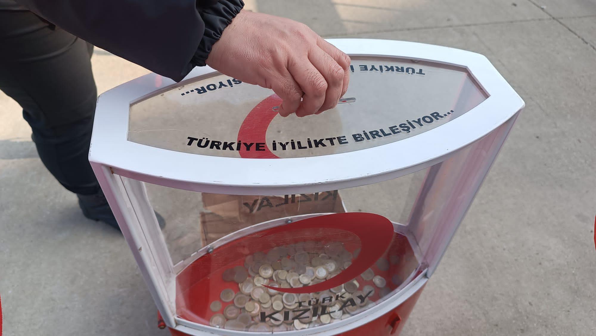 Maça alınmayan bozuk paralar Kızılaya bağışlandı