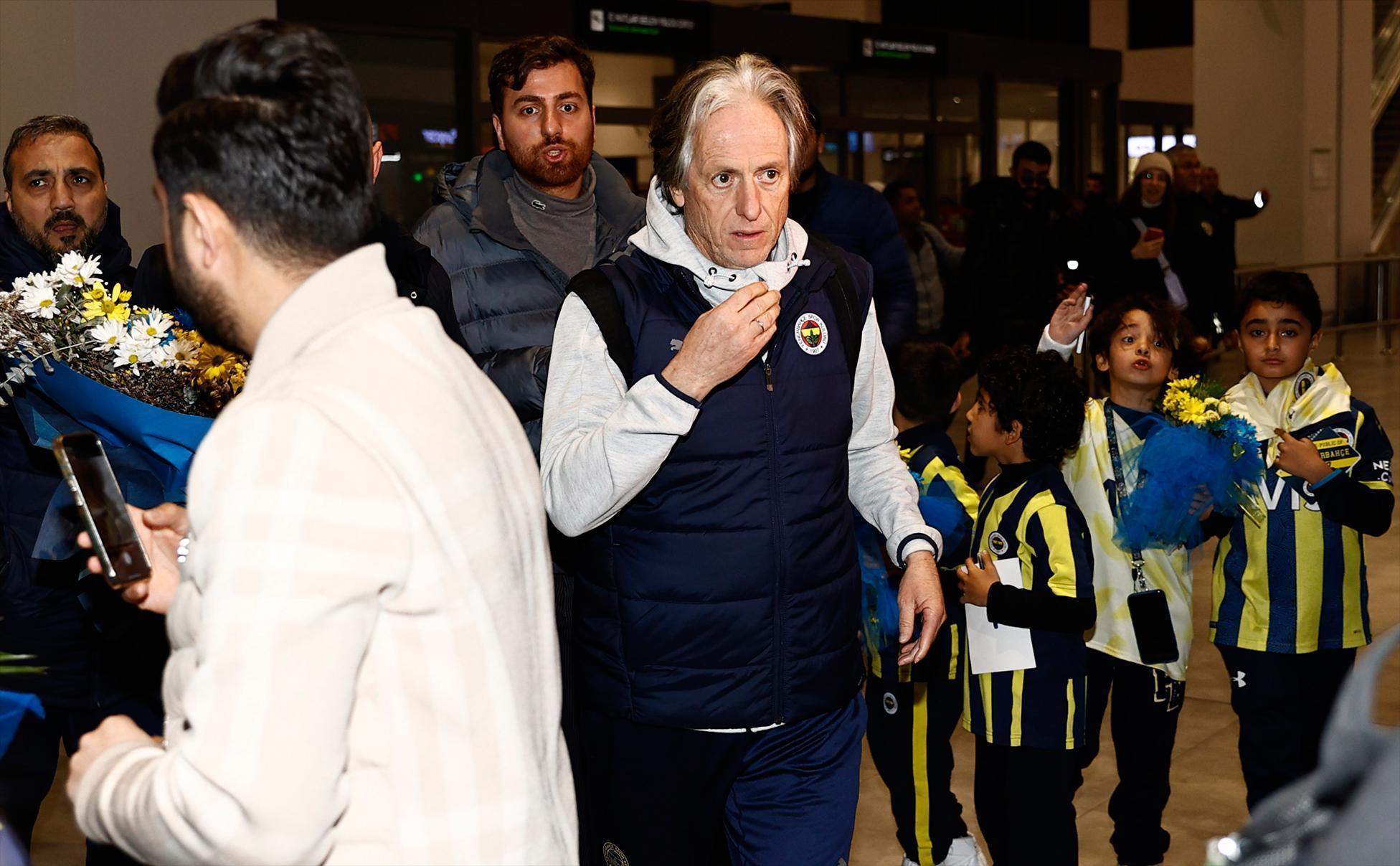 Fenerbahçe golcü yıldız  için gözünü kararttı Jorge Jesus çok istiyor