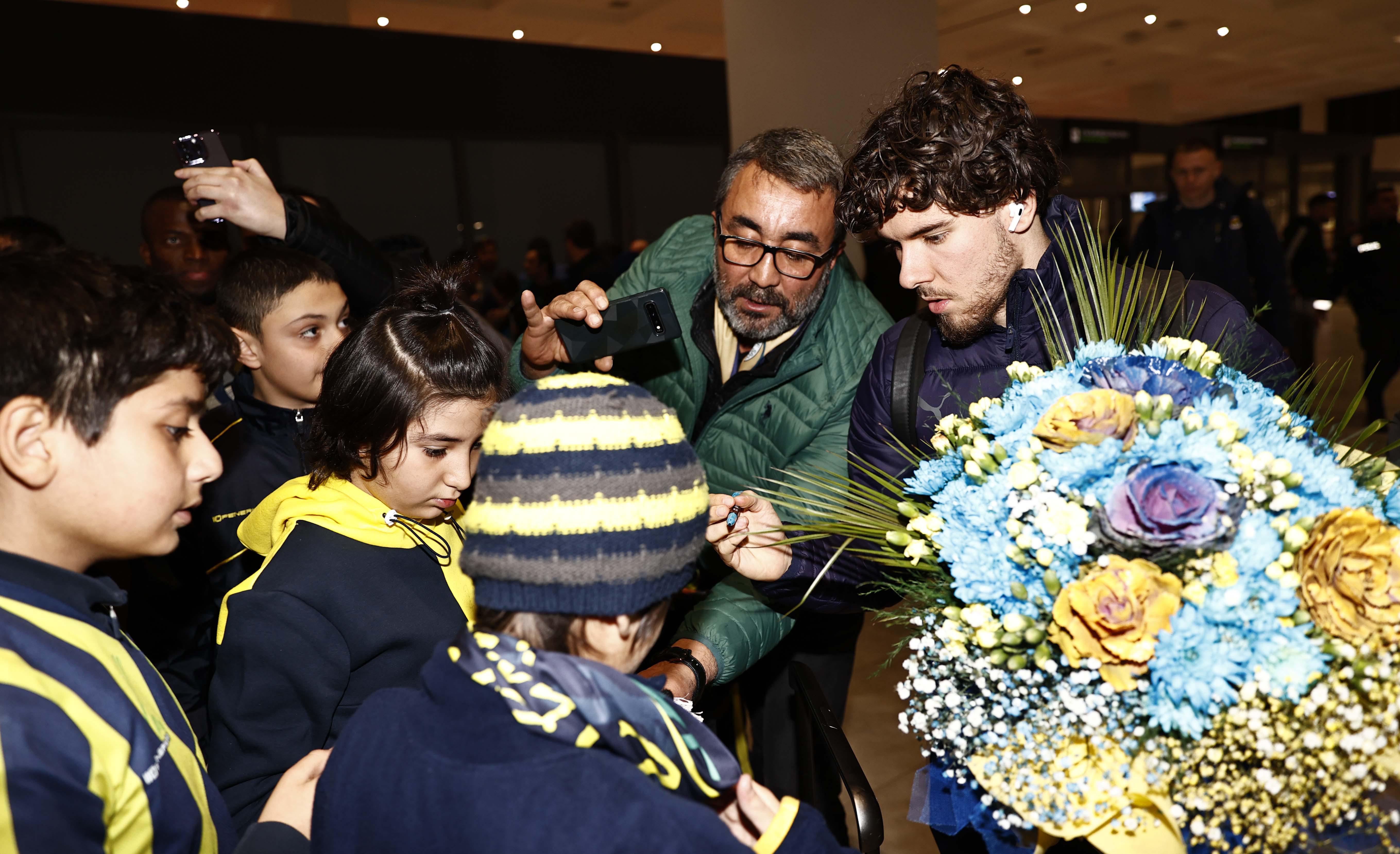 Fenerbahçe golcü yıldız  için gözünü kararttı Jorge Jesus çok istiyor