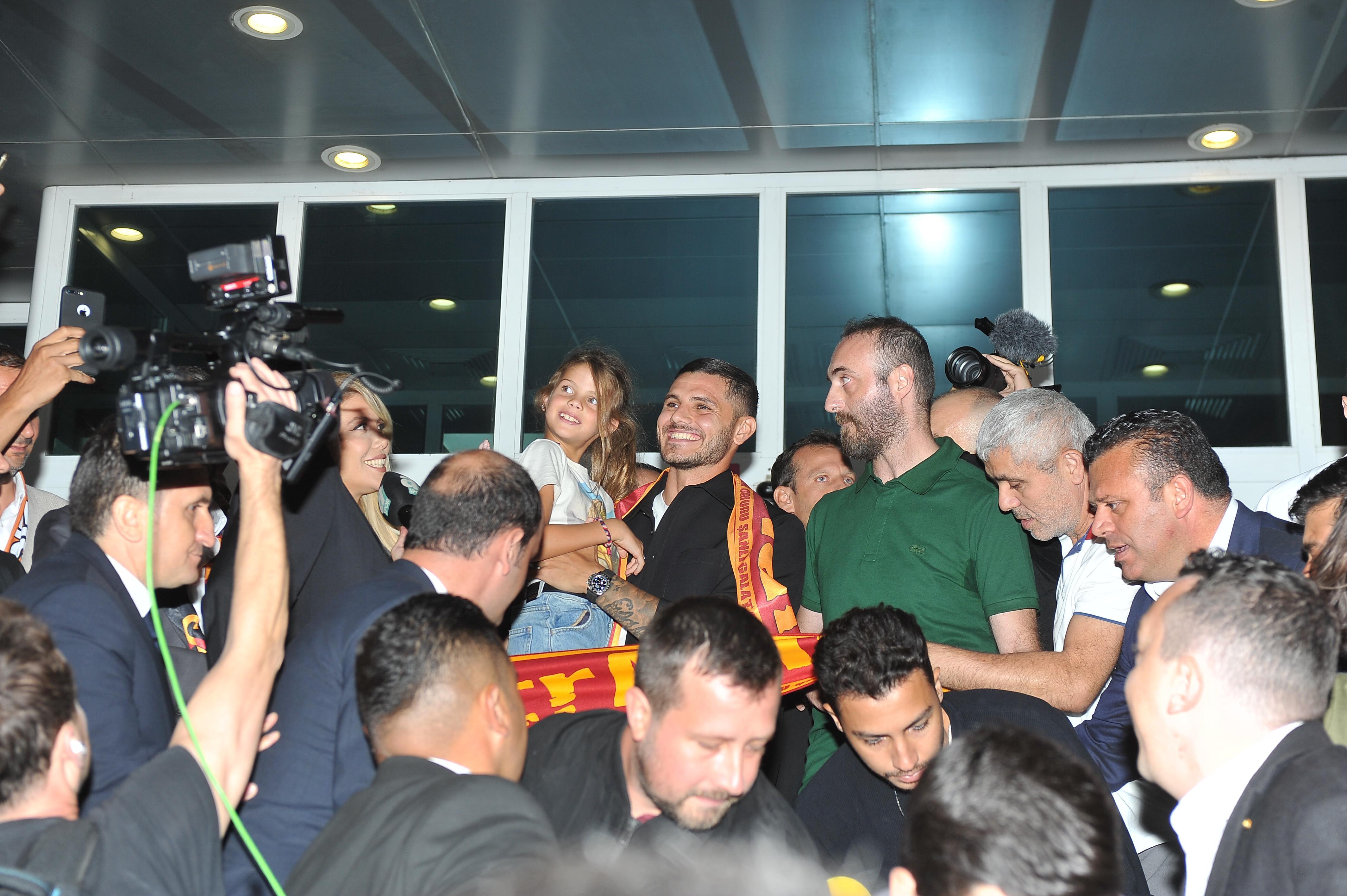 Galatasarayda Mauro Icardiden dikkat çeken röportaj Transfer süreci, Fenerbahçe derbisi, şampiyonluk yarışı, Messi paylaşımı...